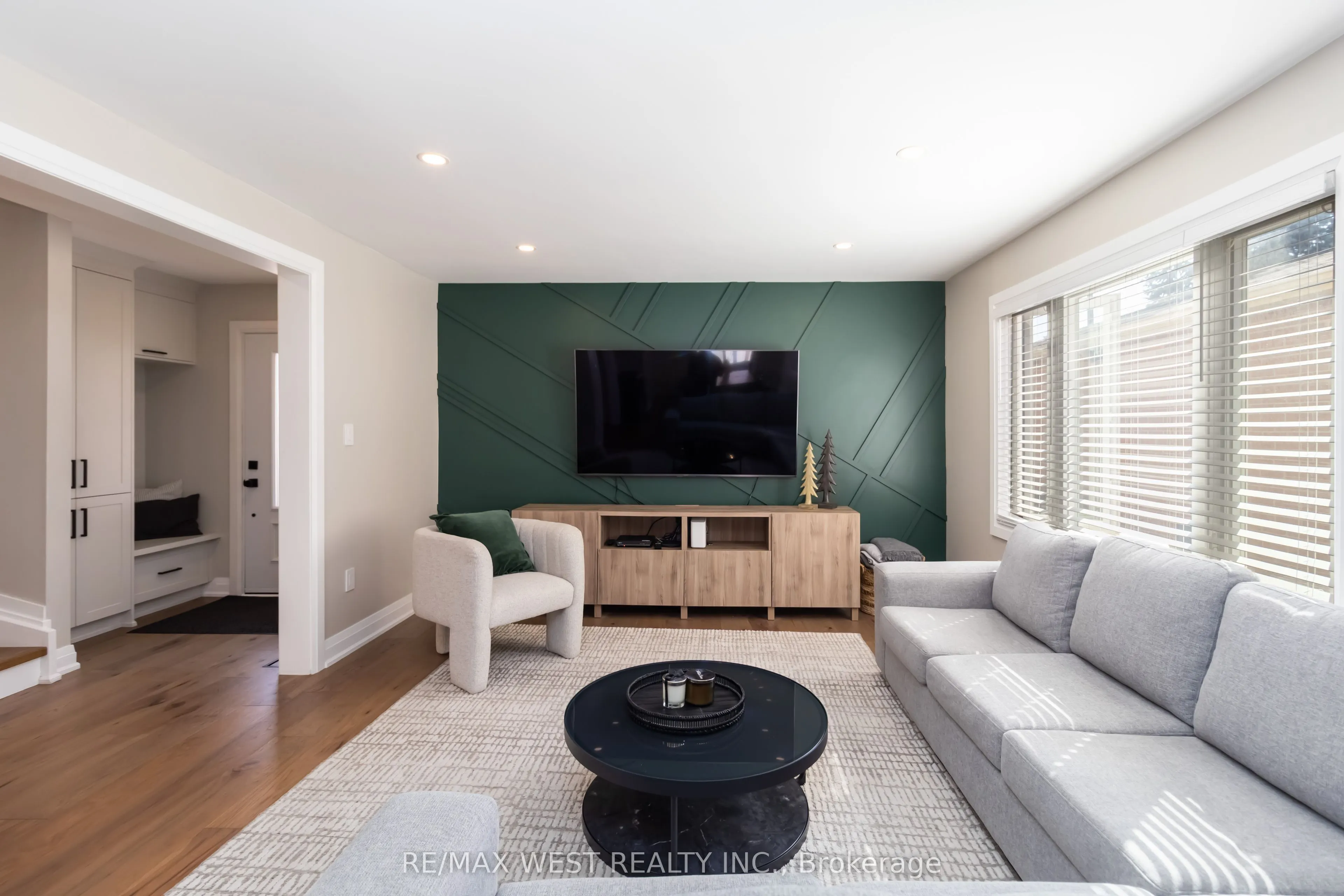 440 BLUESKY Crescent