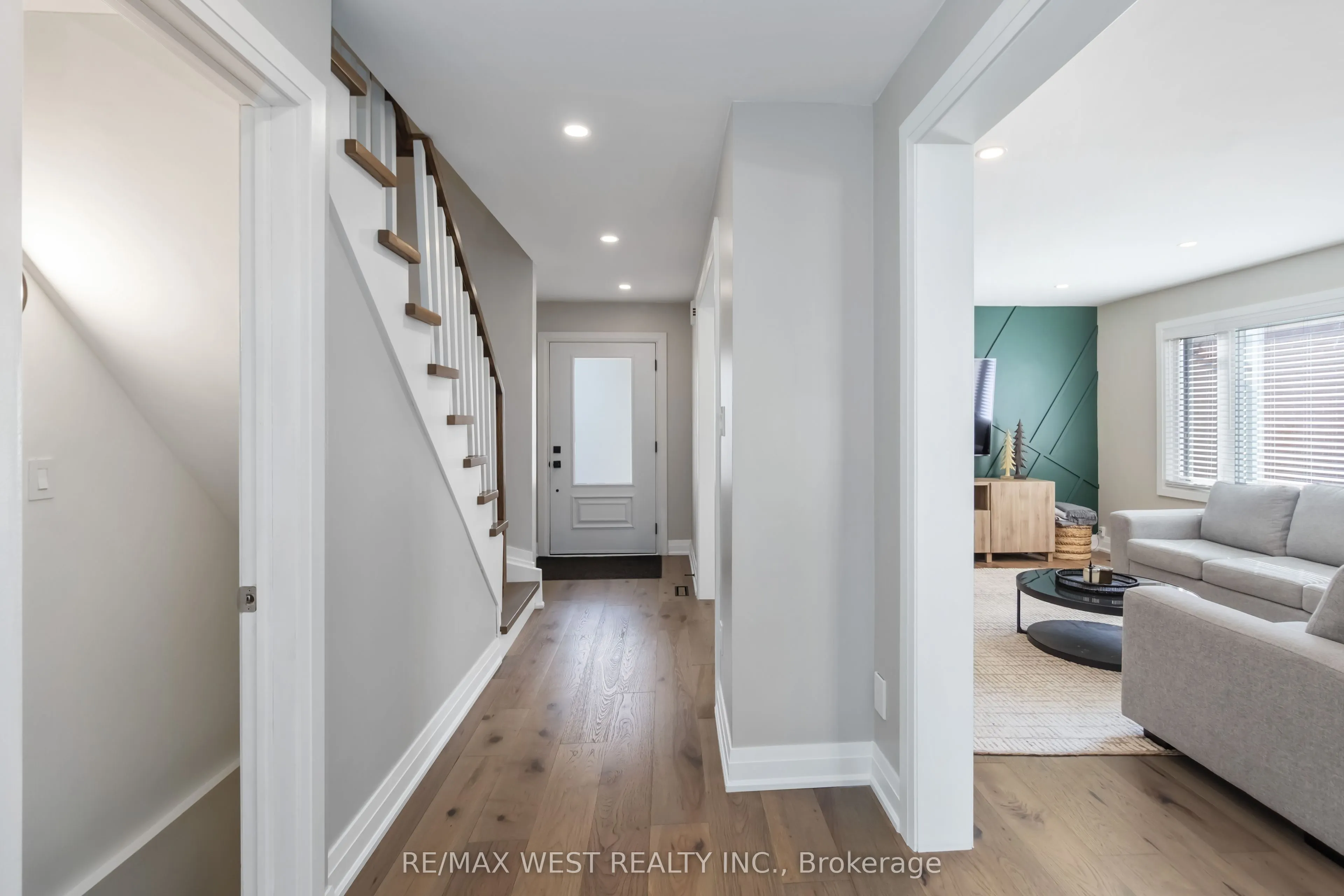 440 BLUESKY Crescent