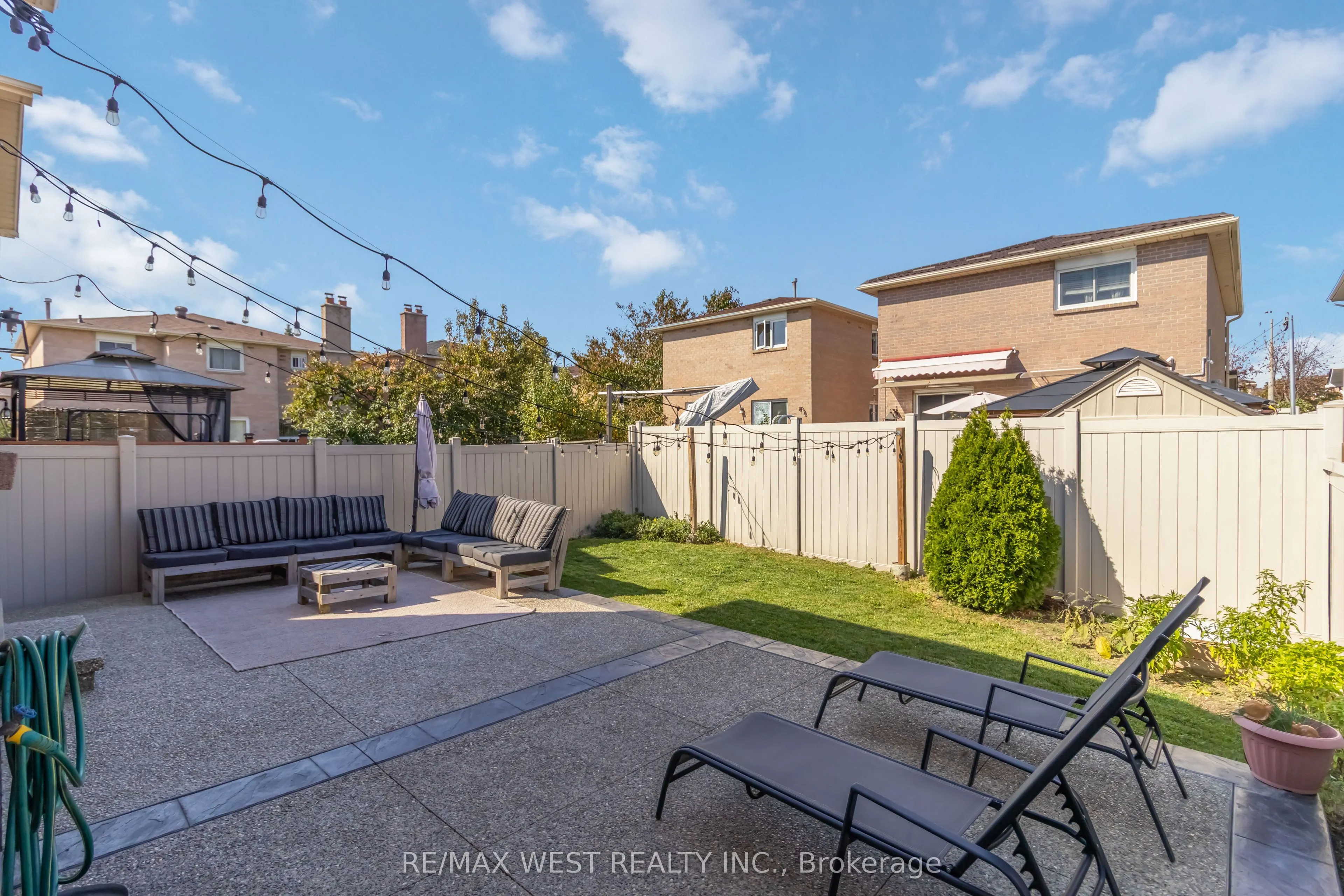 440 BLUESKY Crescent