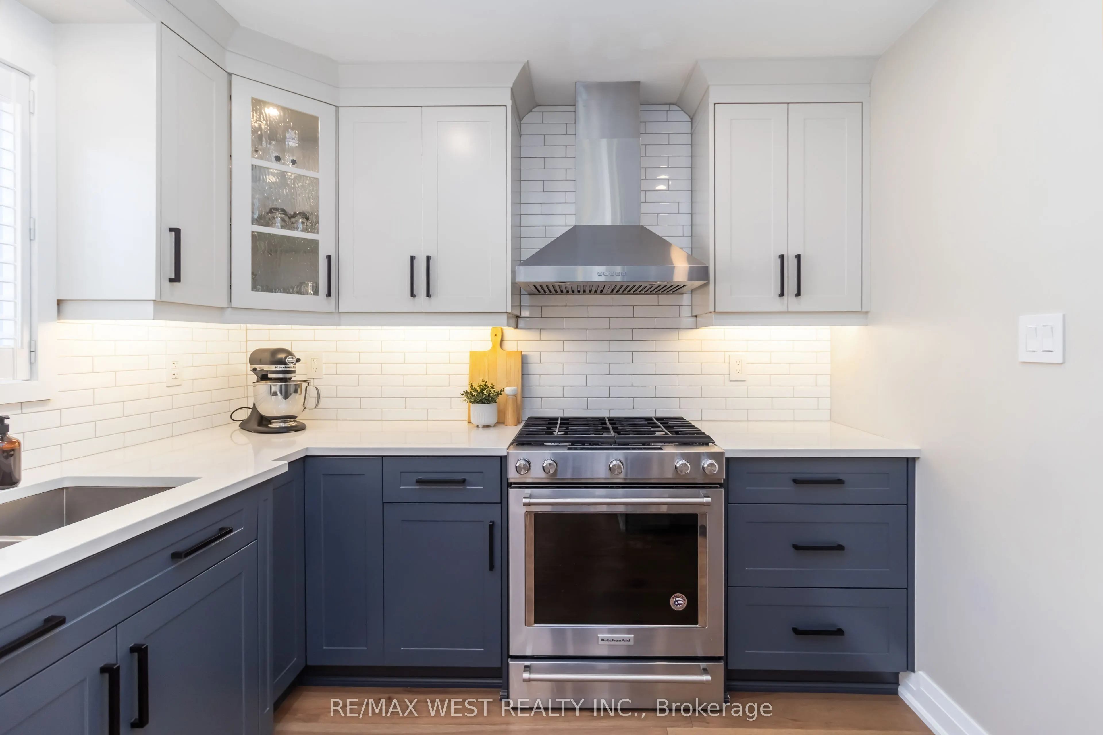 440 BLUESKY Crescent