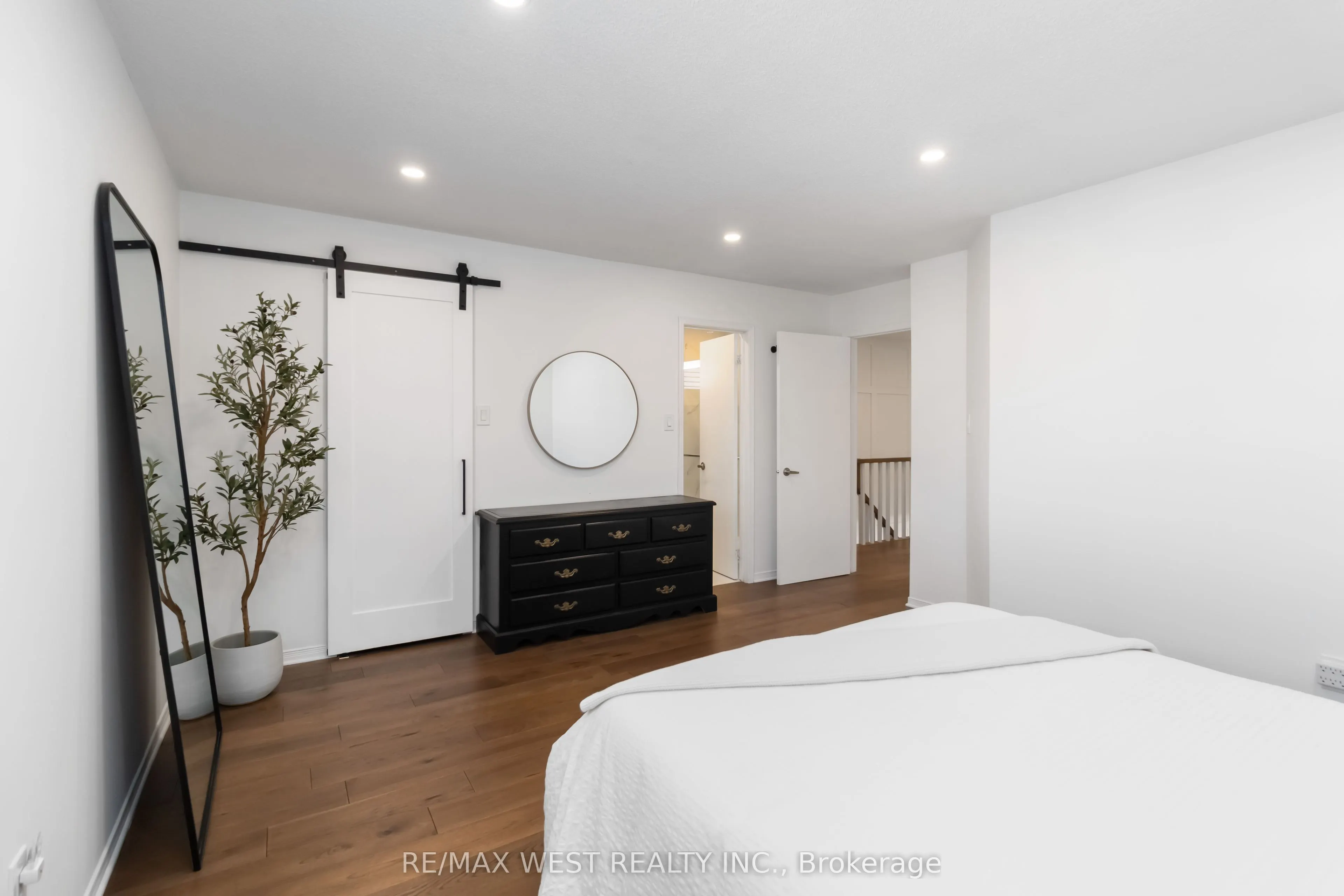 440 BLUESKY Crescent