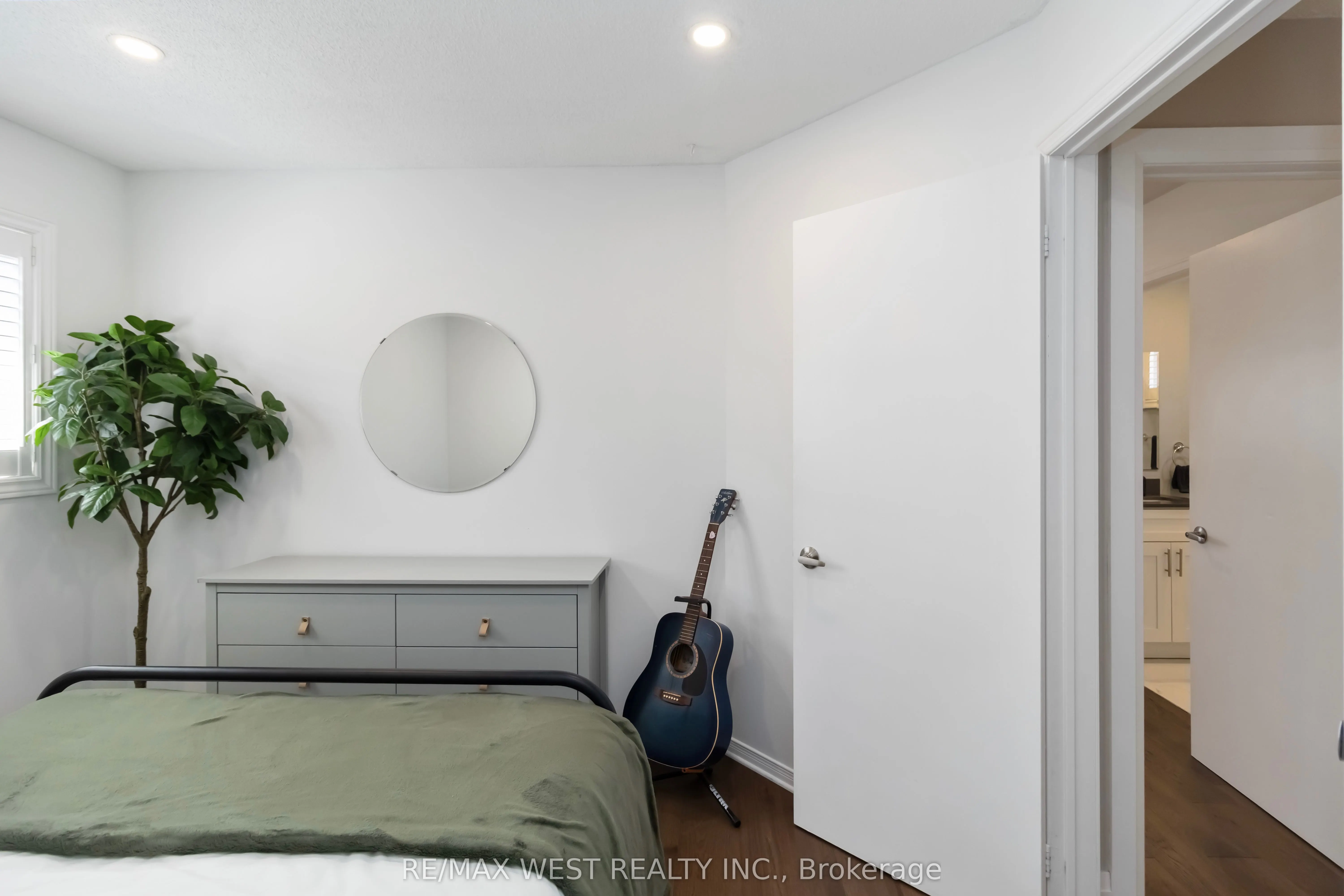 440 BLUESKY Crescent