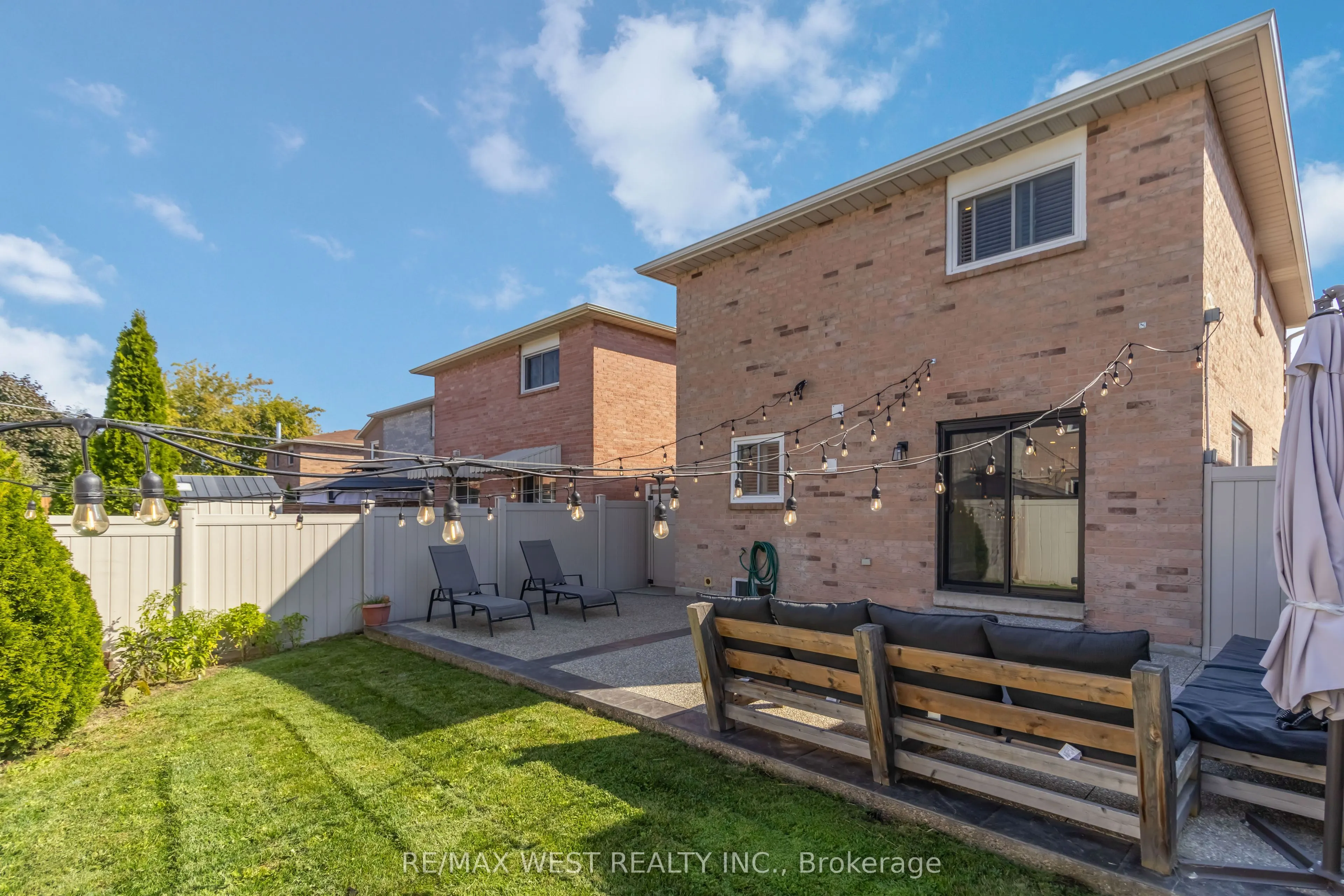 440 BLUESKY Crescent