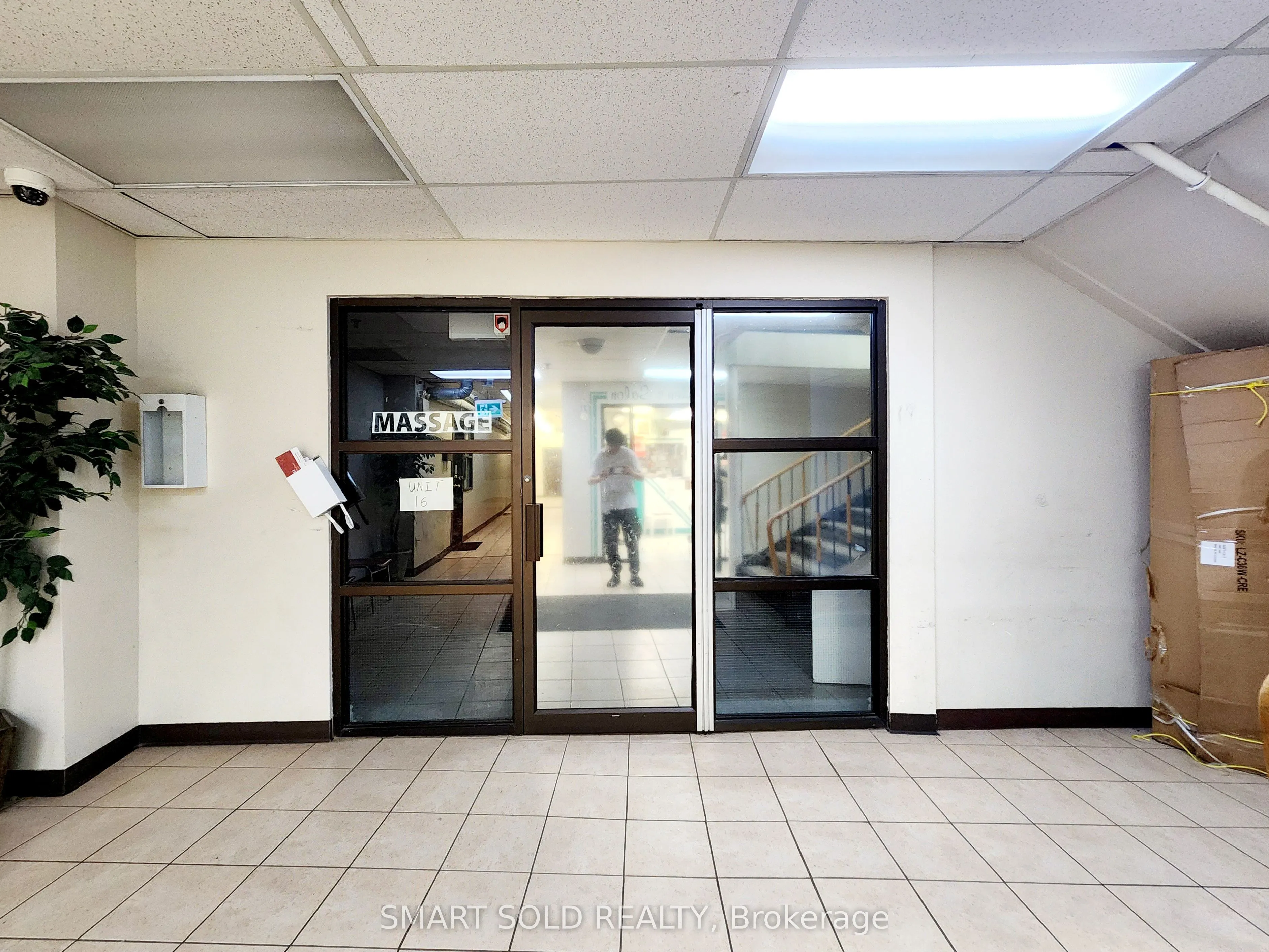 2428 Islington Avenue, #016
