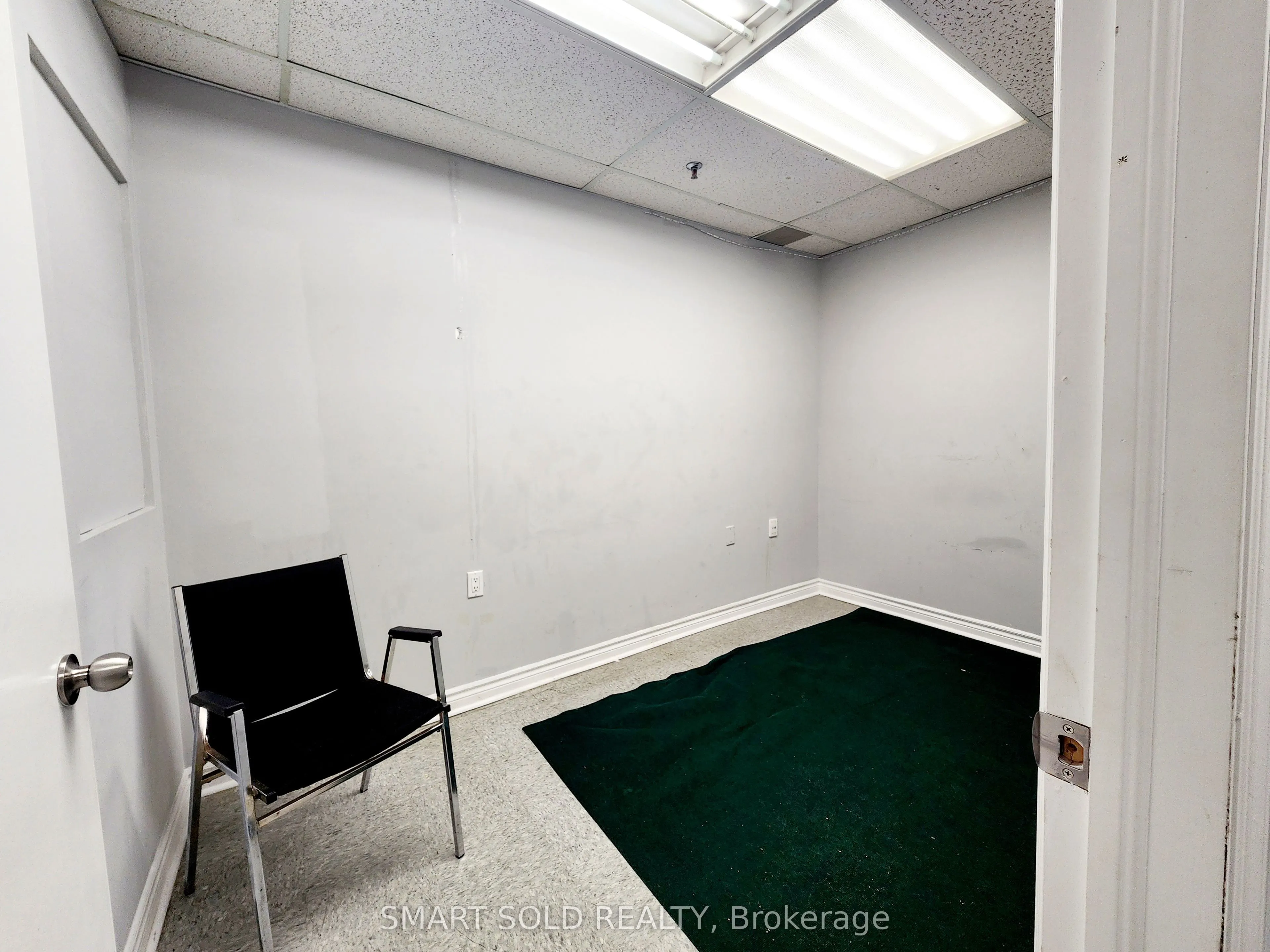 2428 Islington Avenue, #016