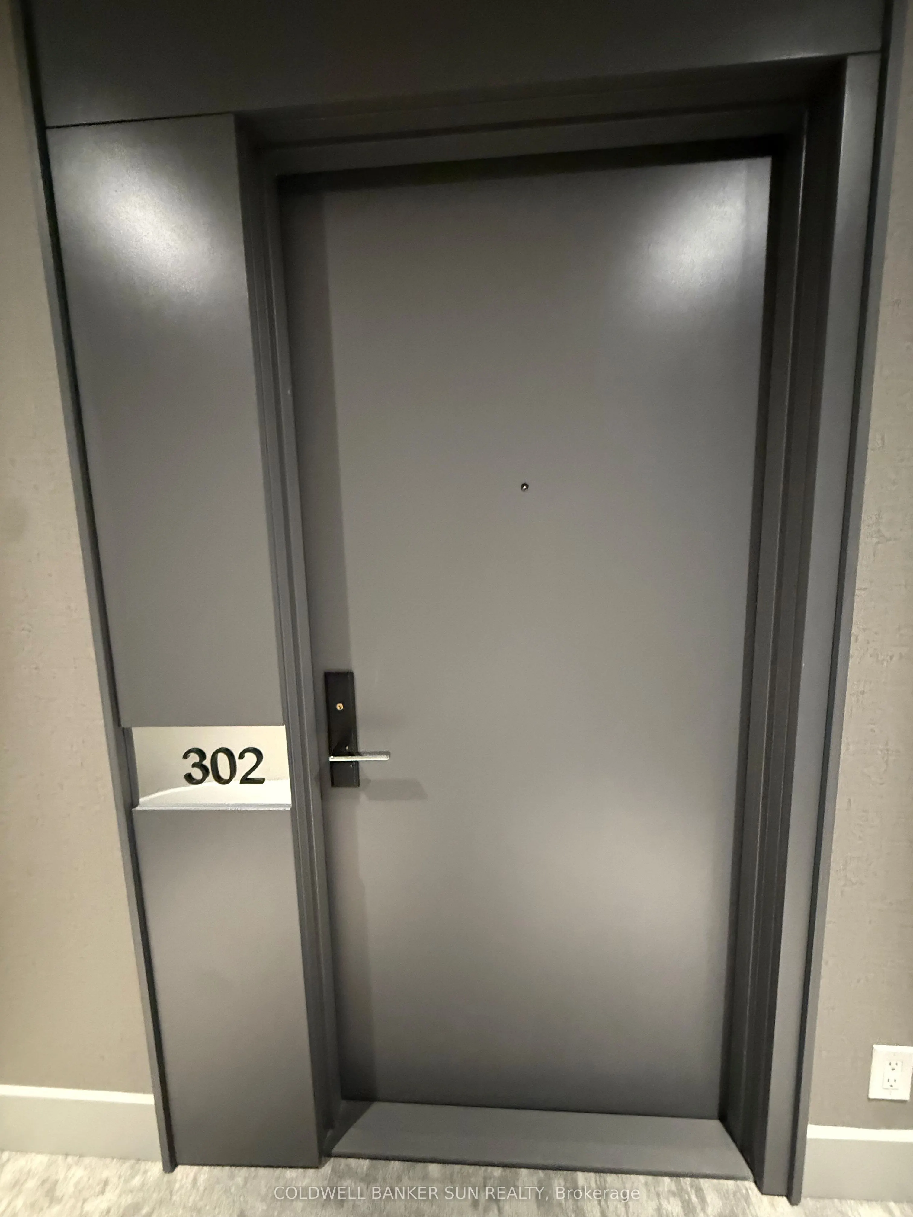 285 Dufferin Street, #302