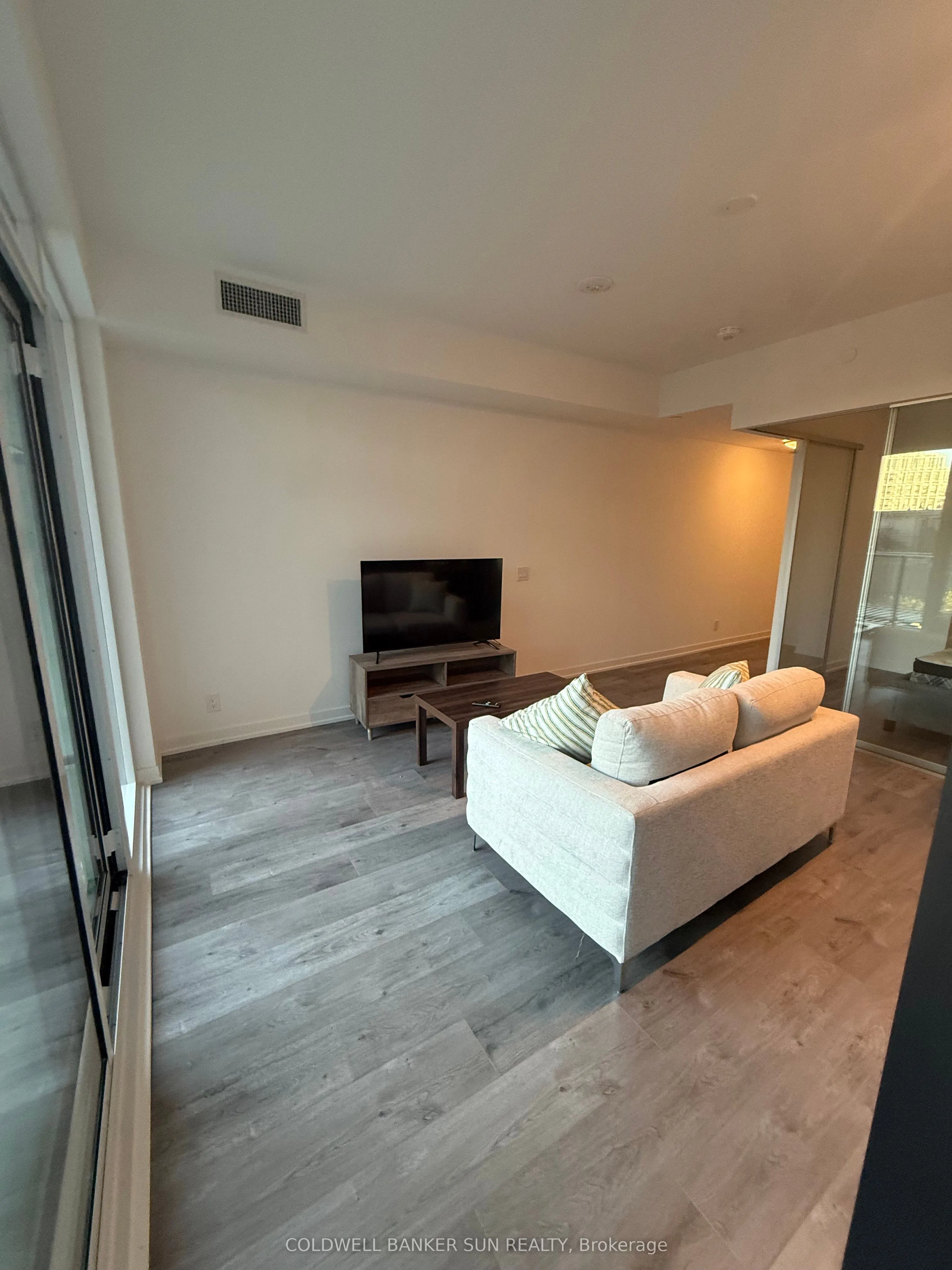 285 Dufferin Street, #302