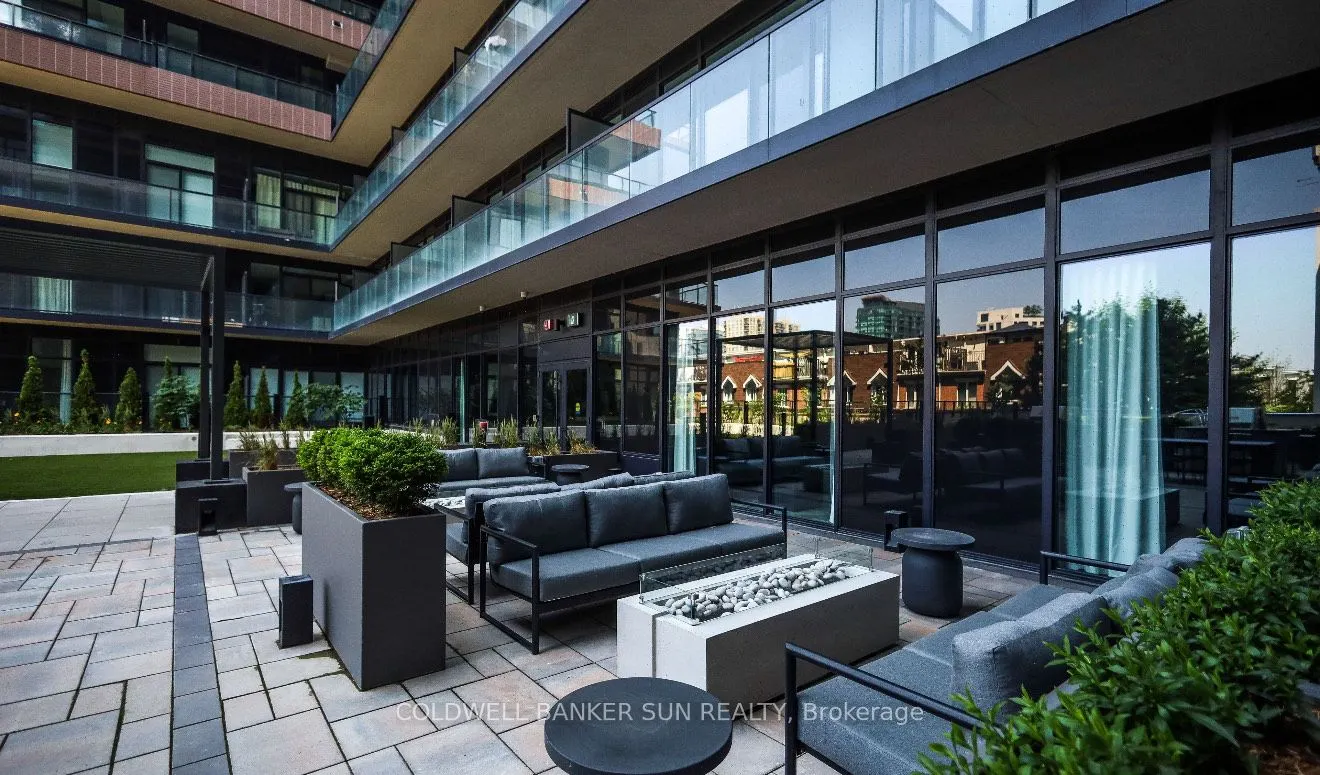 285 Dufferin Street, #302