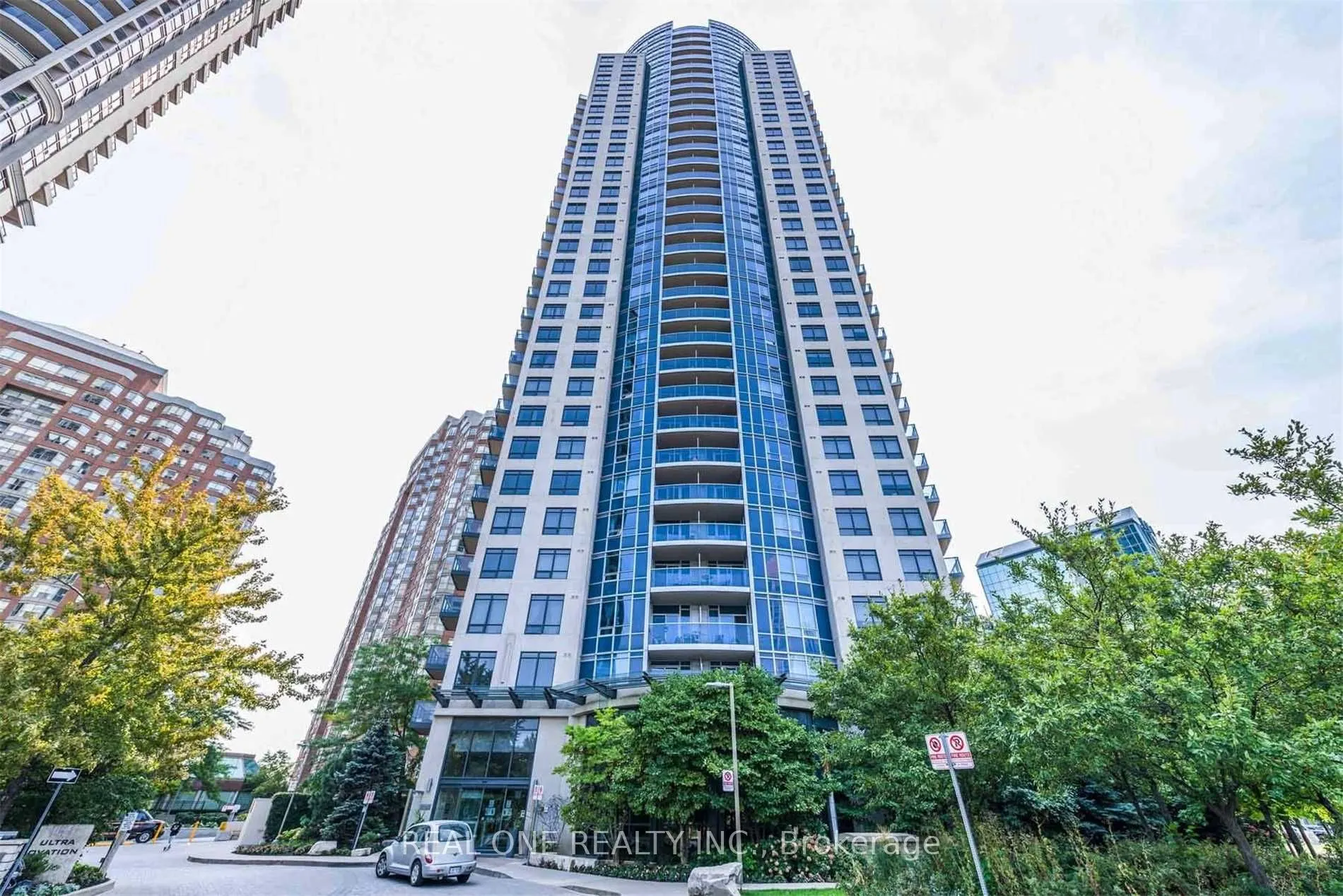 330 Burnhamthorpe Road W, #801