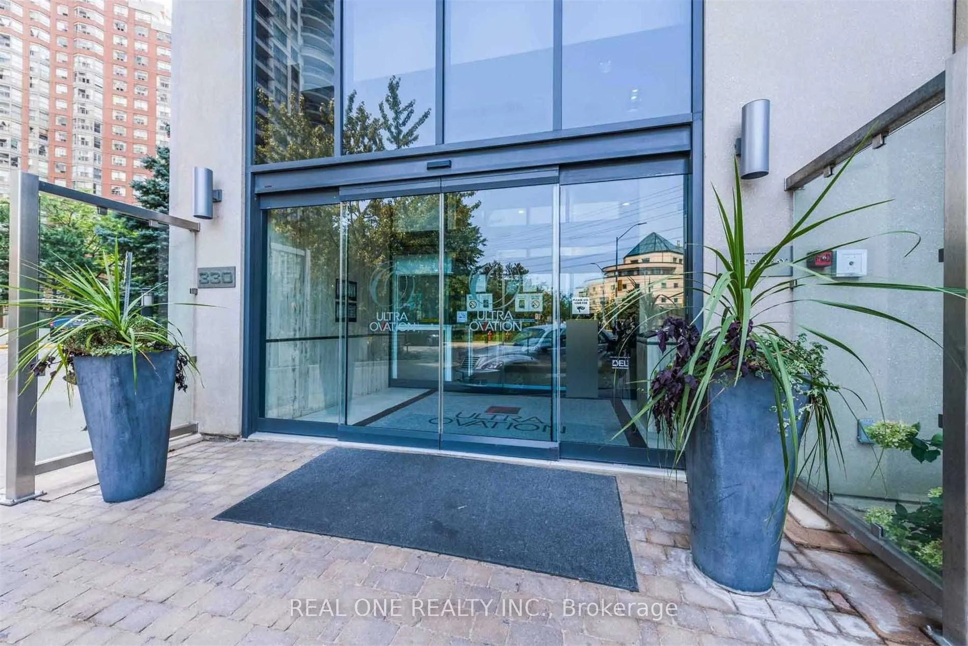 330 Burnhamthorpe Road W, #801