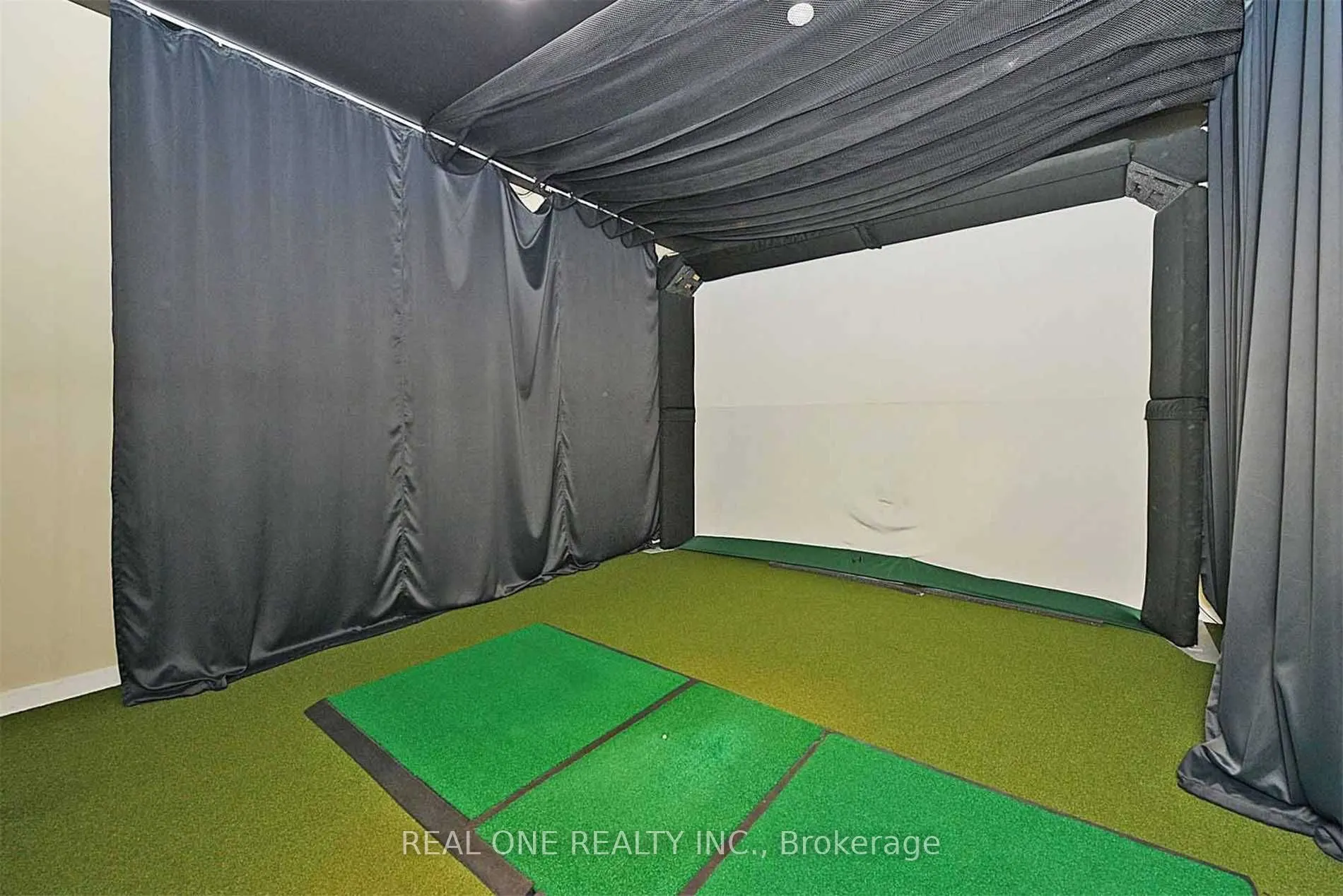 330 Burnhamthorpe Road W, #801