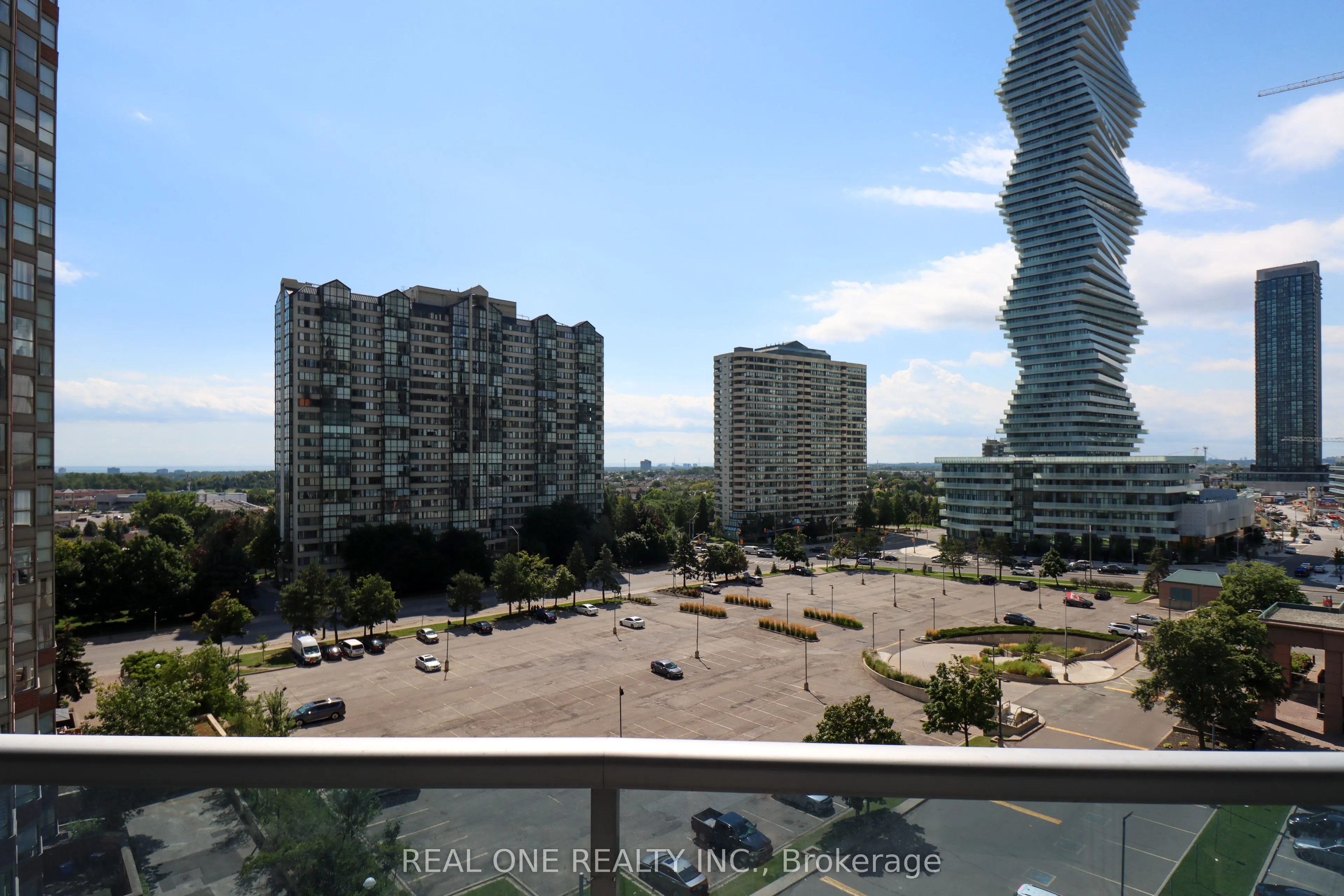 330 Burnhamthorpe Road W, #801
