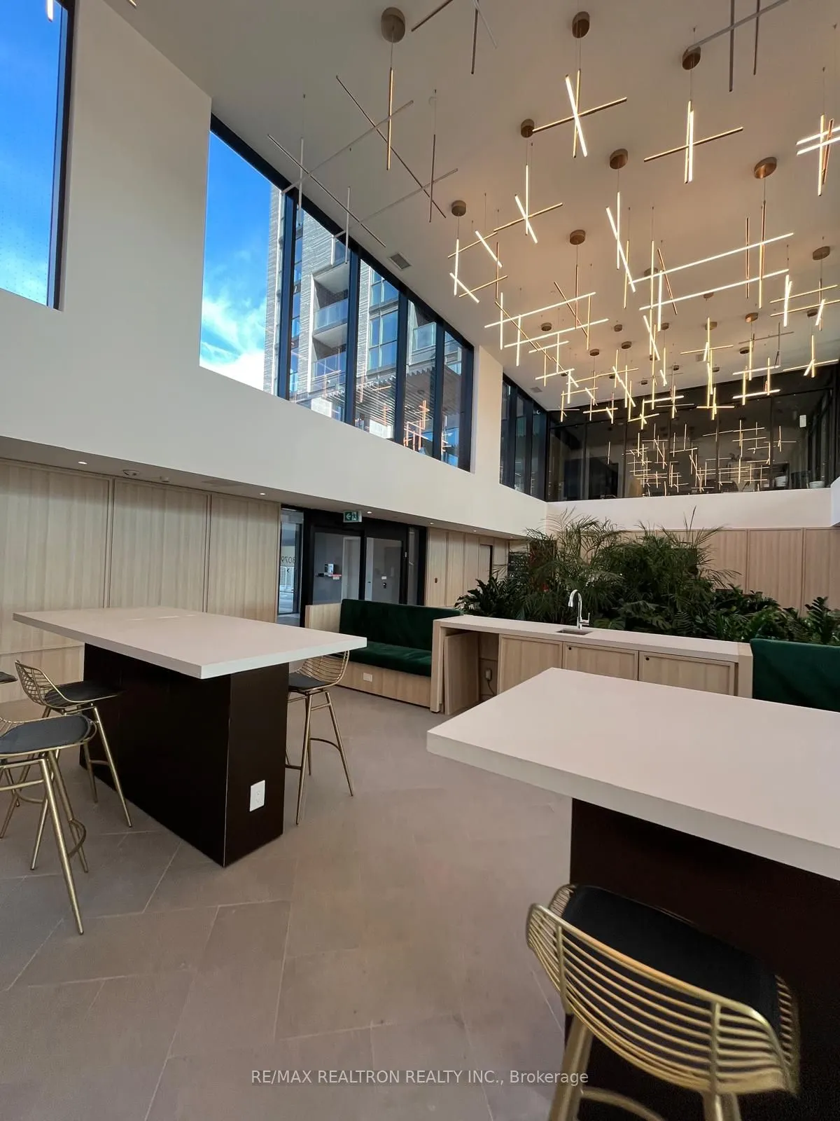 3079 Trafalgar Road, #1305