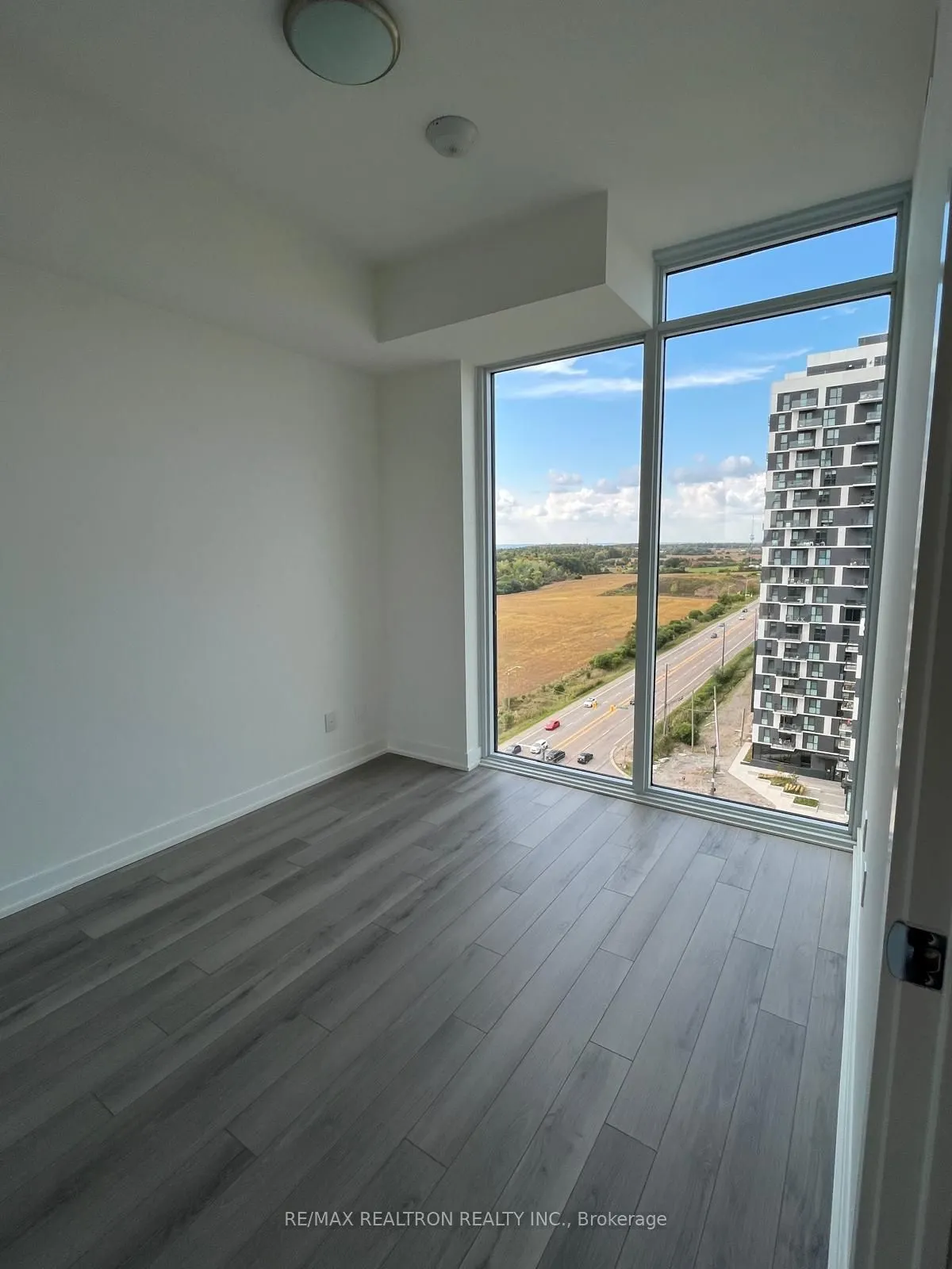 3079 Trafalgar Road, #1305