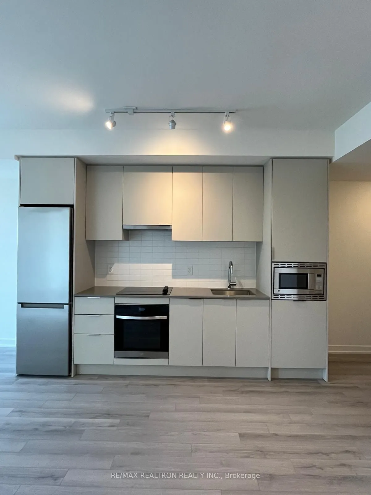 3079 Trafalgar Road, #1305