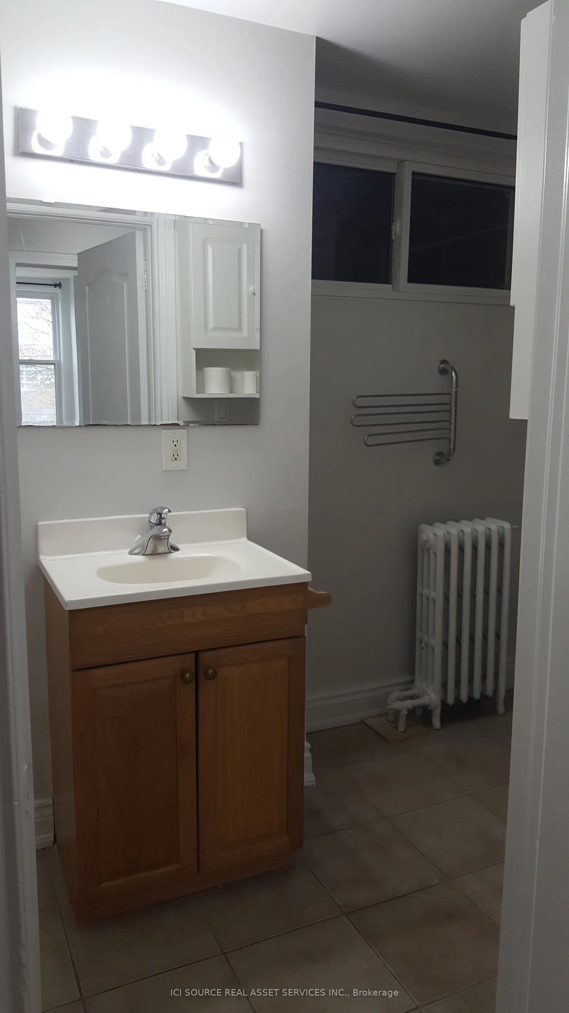 44 Bartonville Avenue W, #3