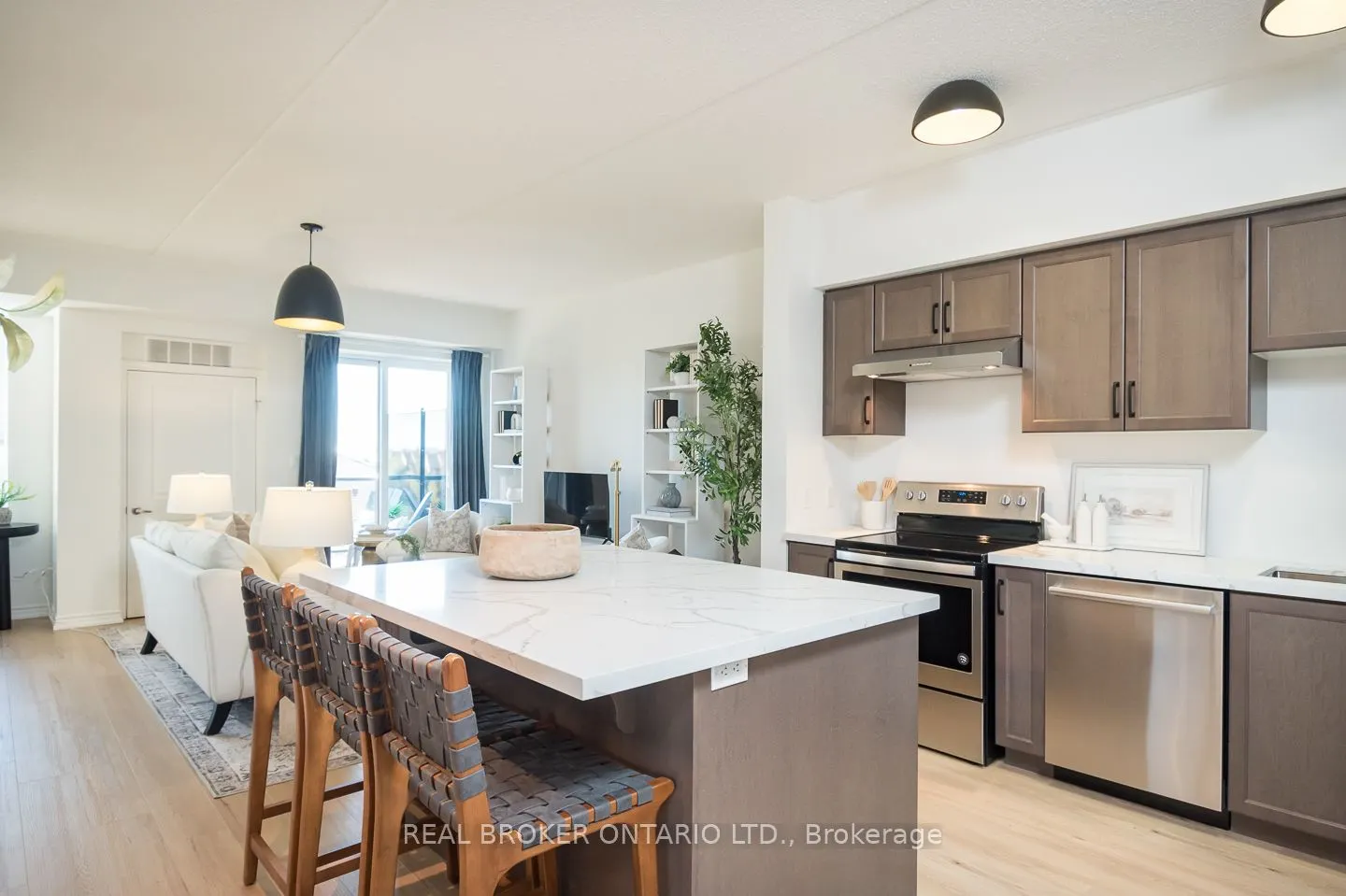650 Sauve Street, #302