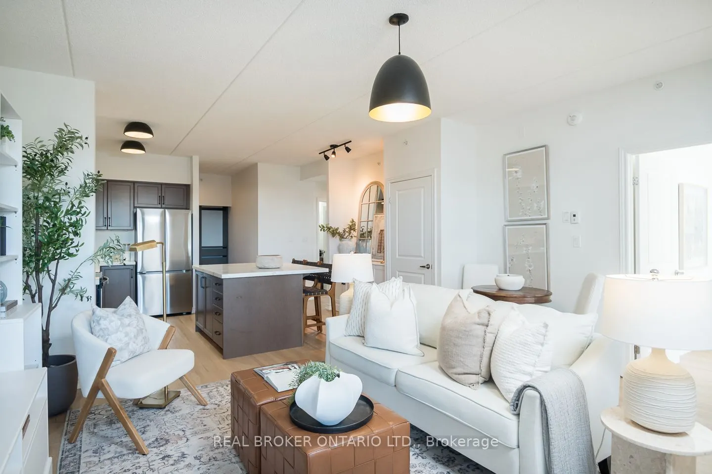 650 Sauve Street, #302