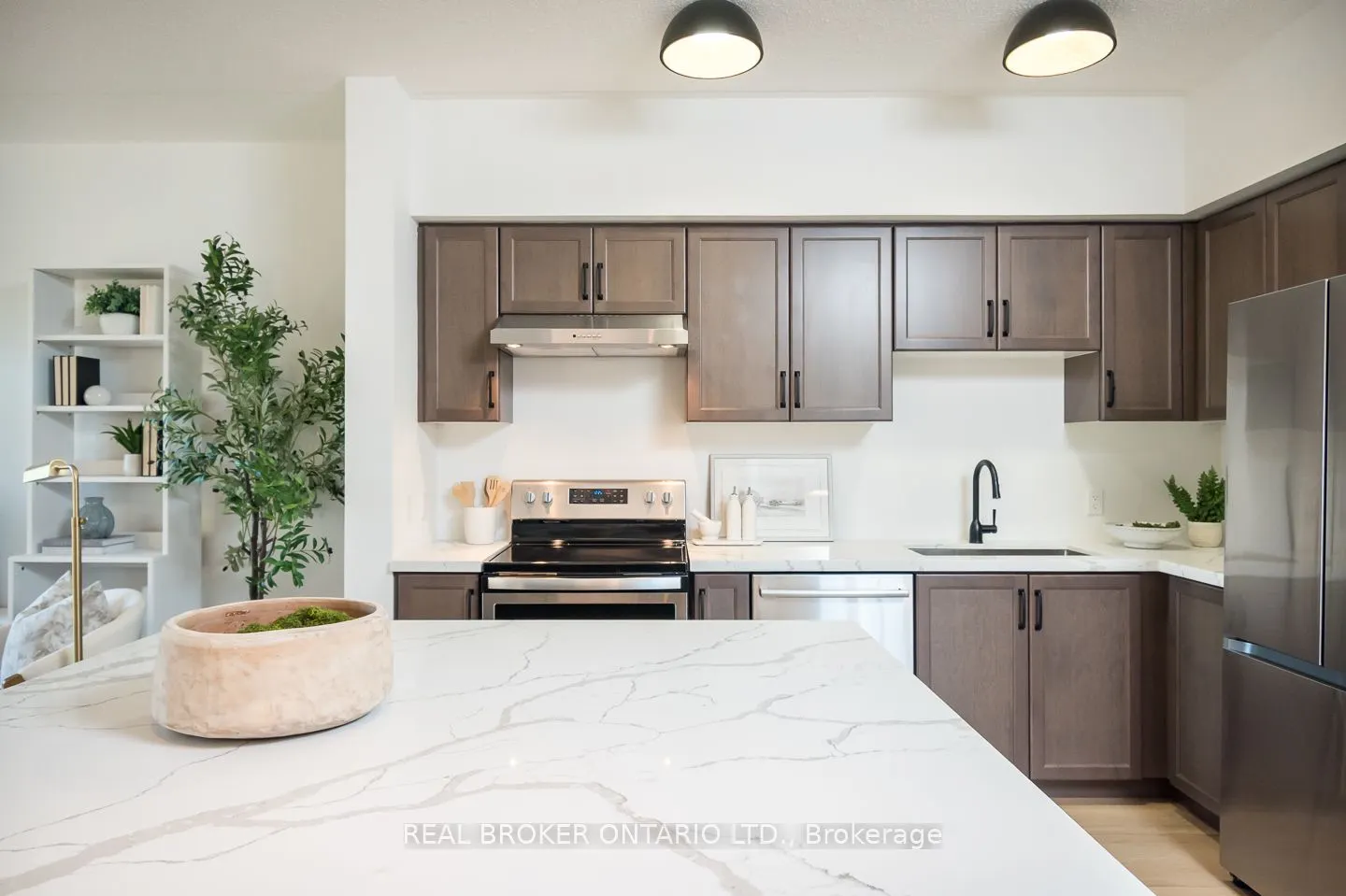 650 Sauve Street, #302