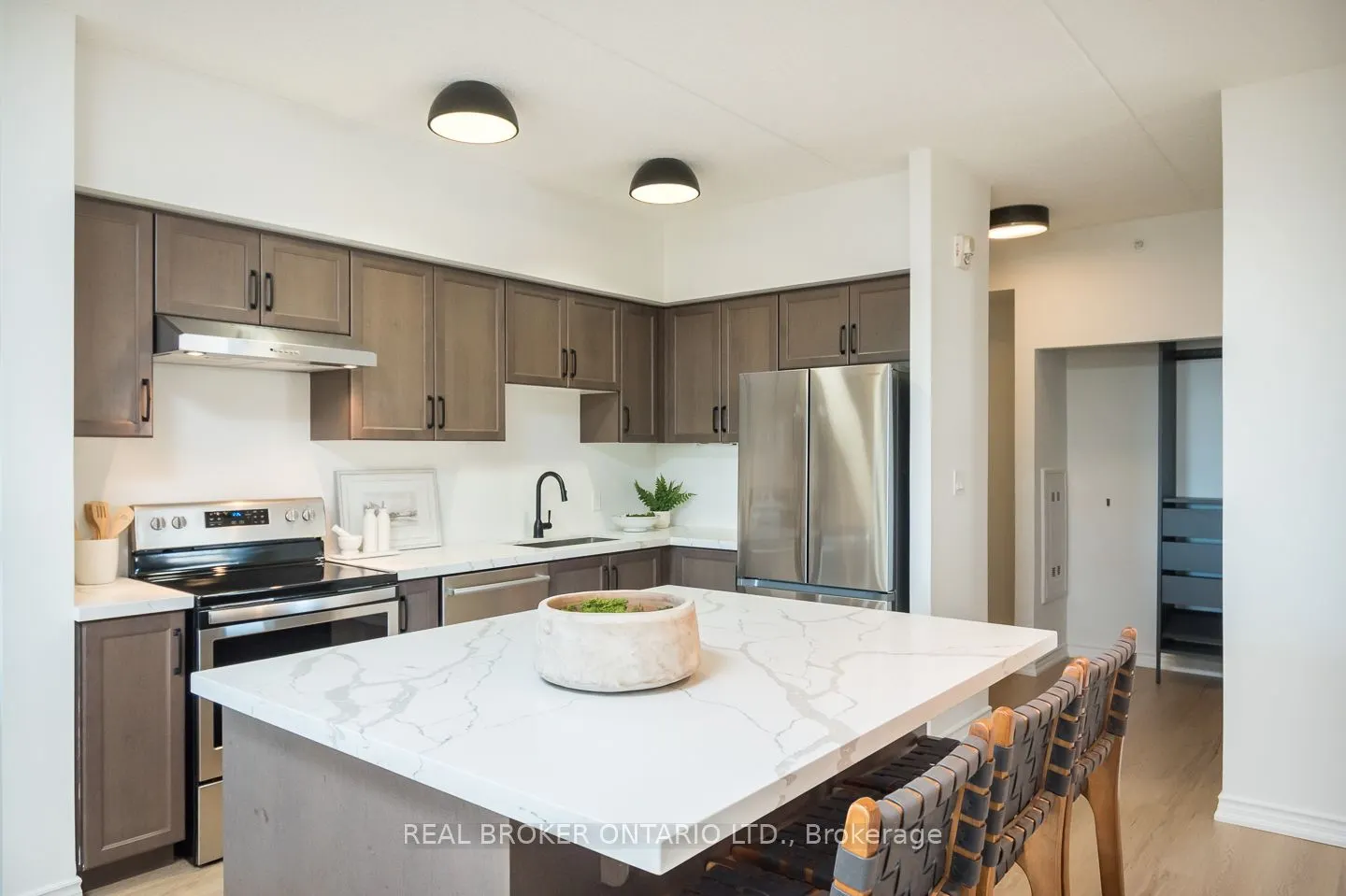 650 Sauve Street, #302