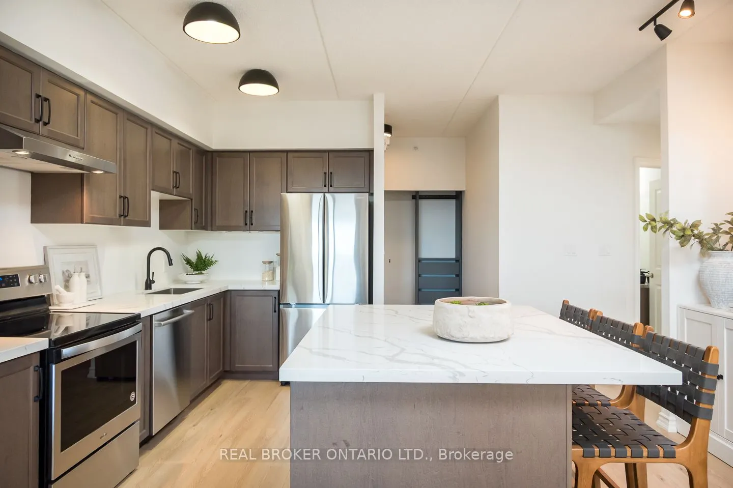 650 Sauve Street, #302