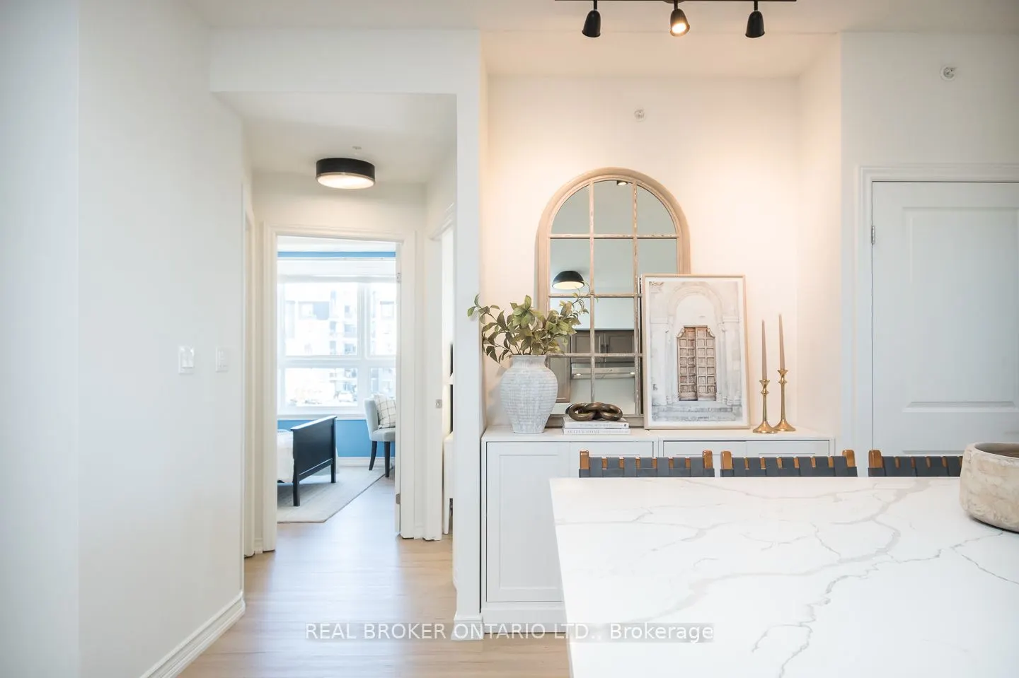 650 Sauve Street, #302