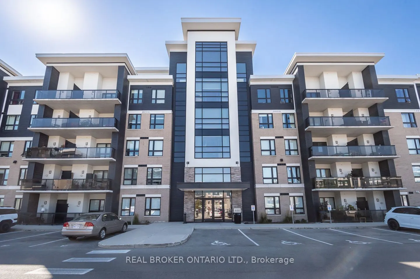 650 Sauve Street, #302