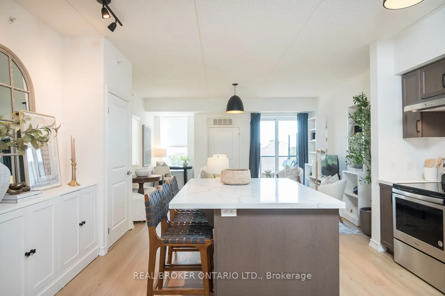 650 Sauve Street, #302