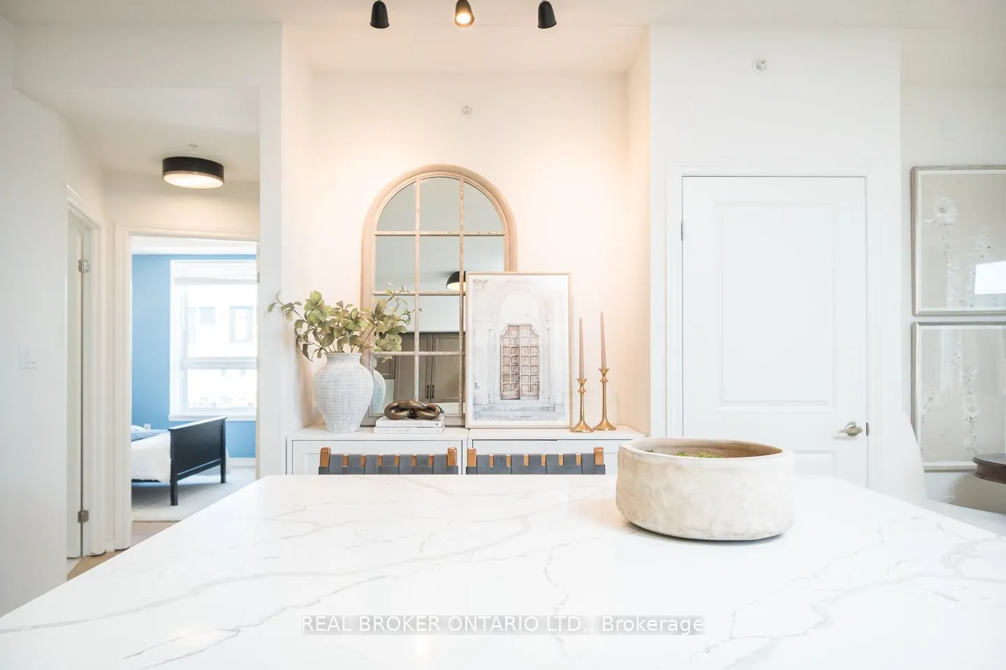 650 Sauve Street, #302