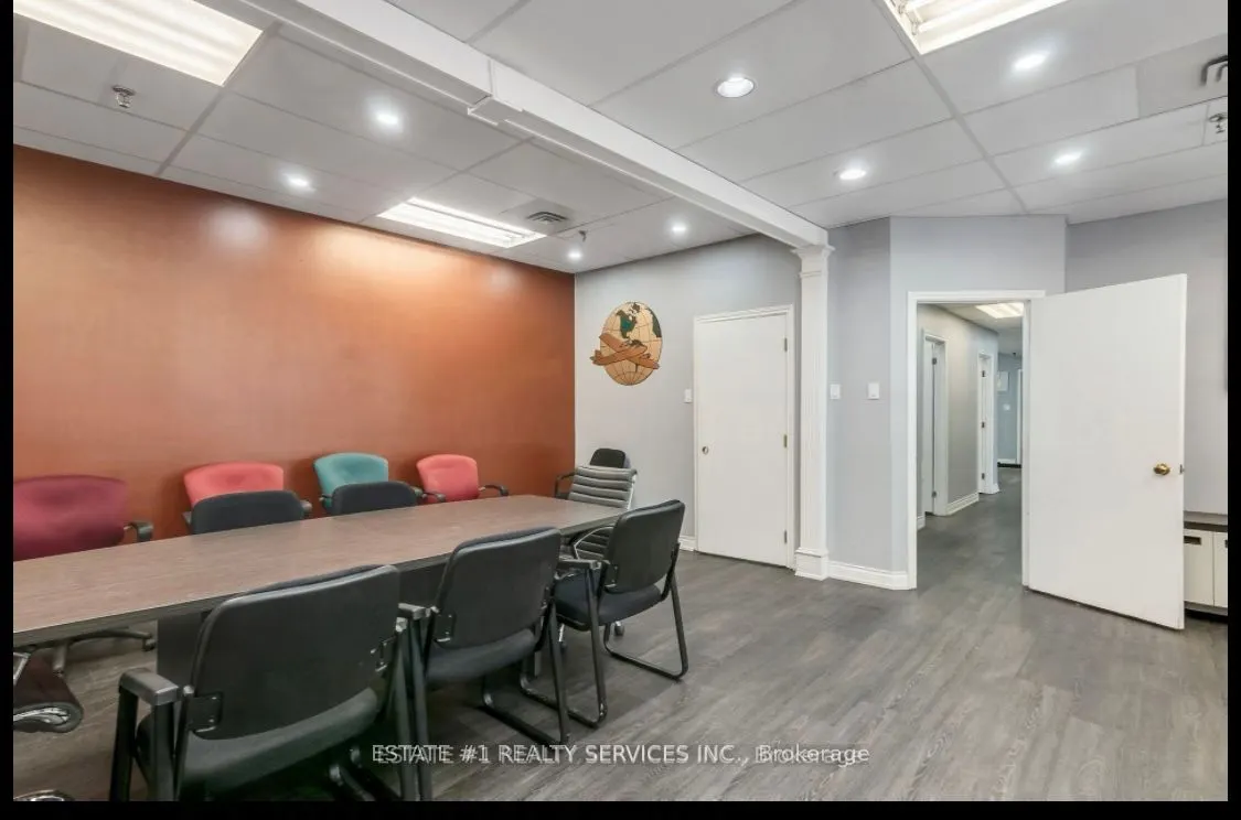 2359 Royal Windsor Drive, #211