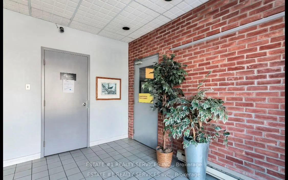 2359 Royal Windsor Drive, #211
