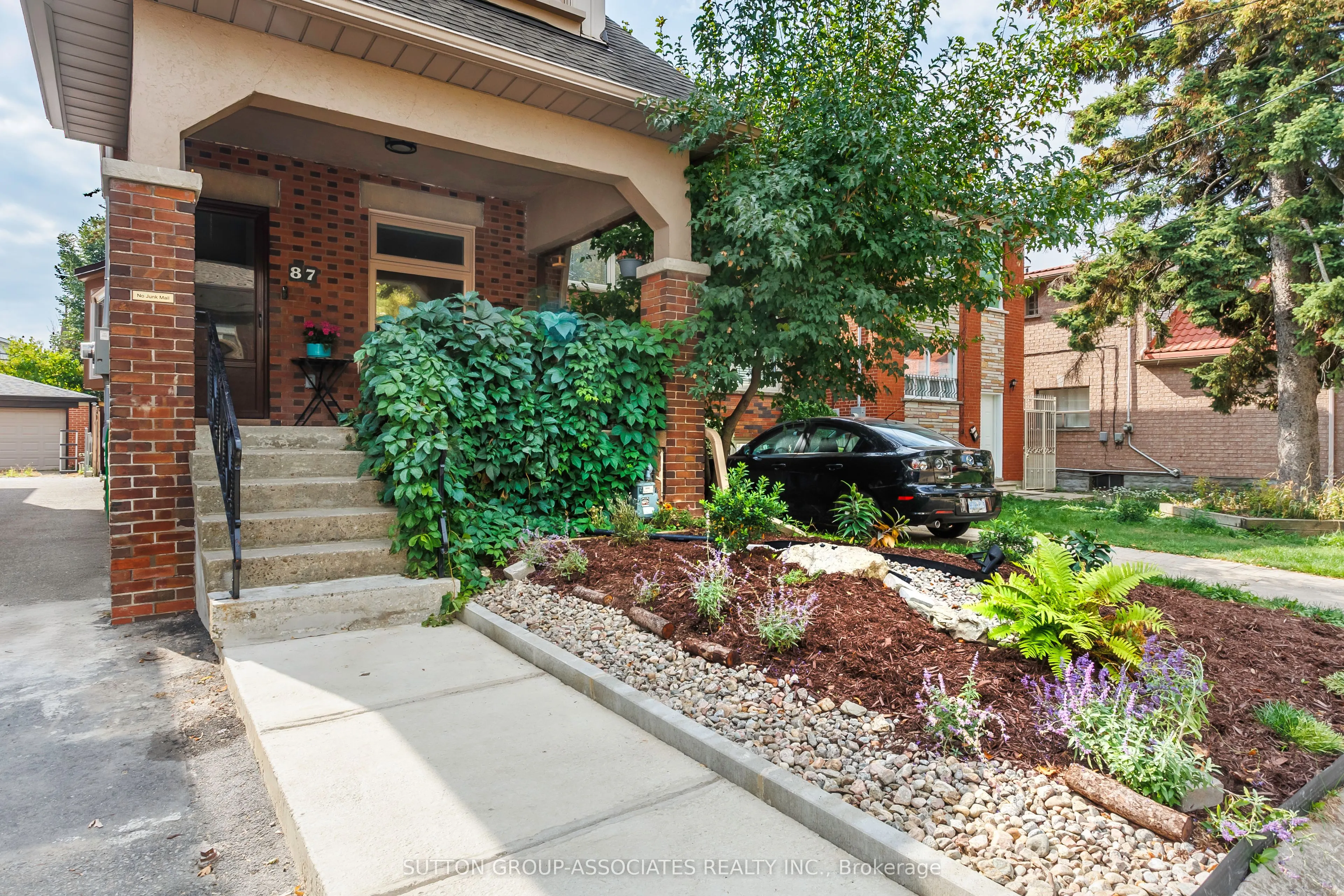 87 Peterborough Avenue