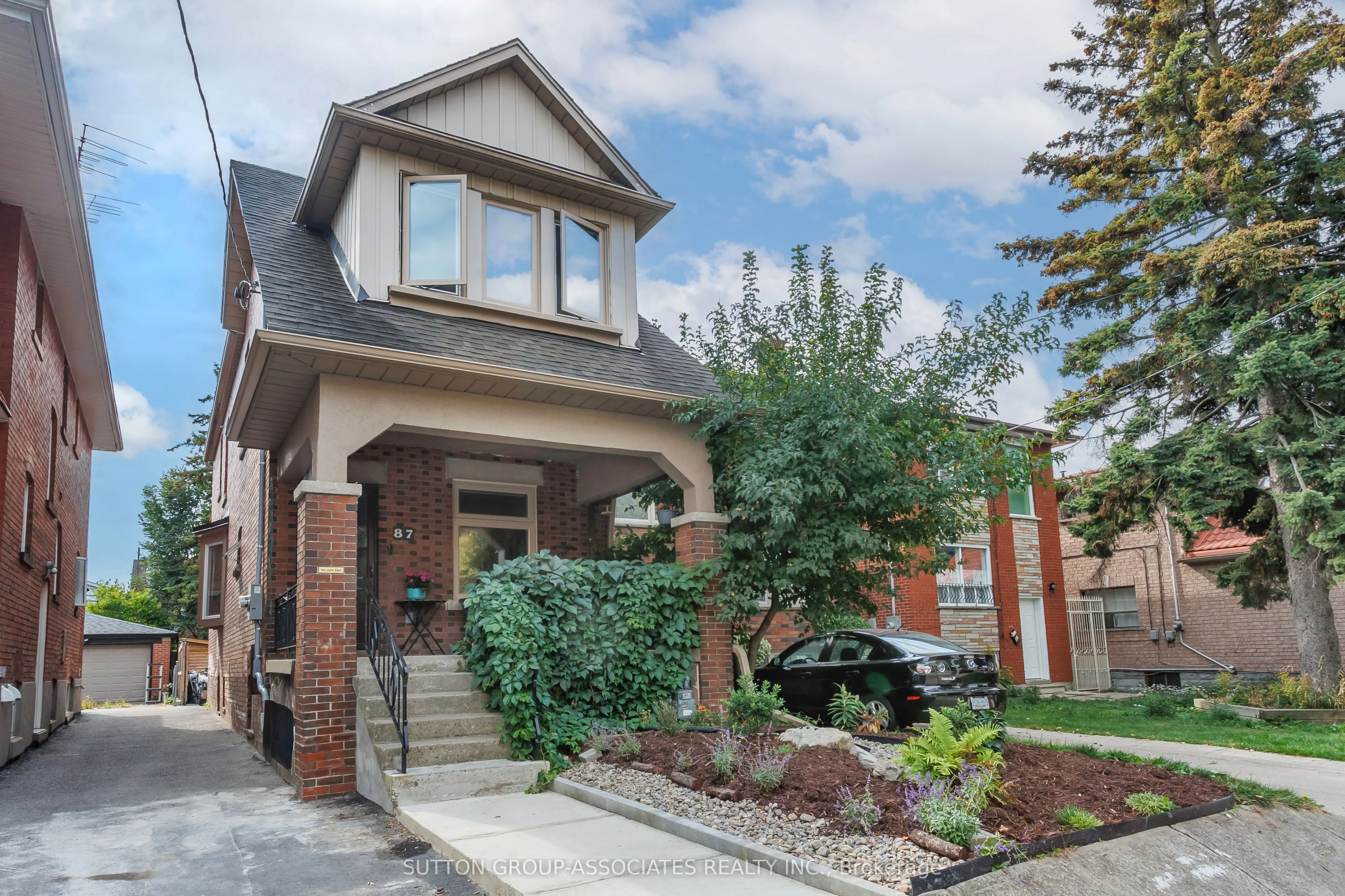 87 Peterborough Avenue