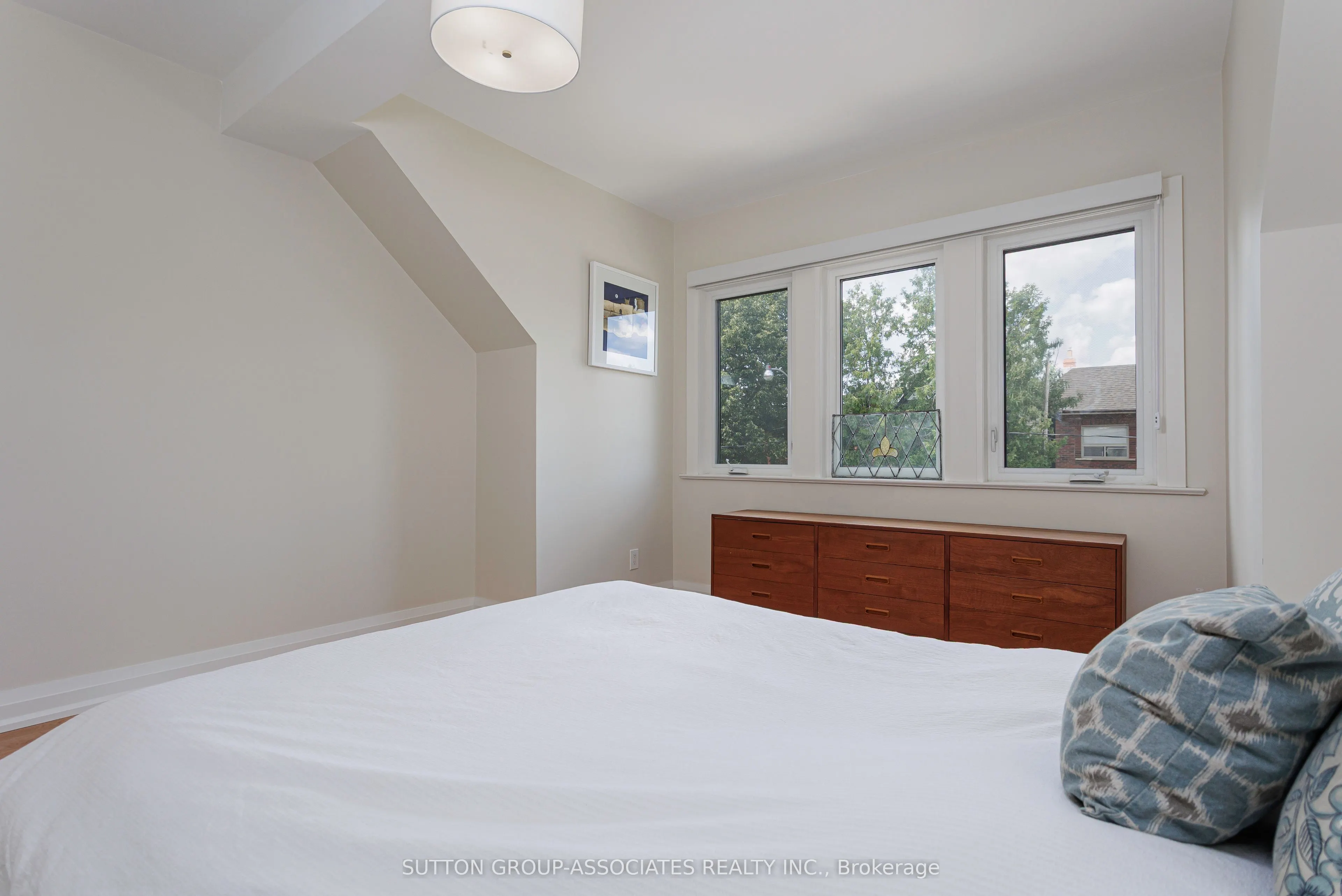 87 Peterborough Avenue
