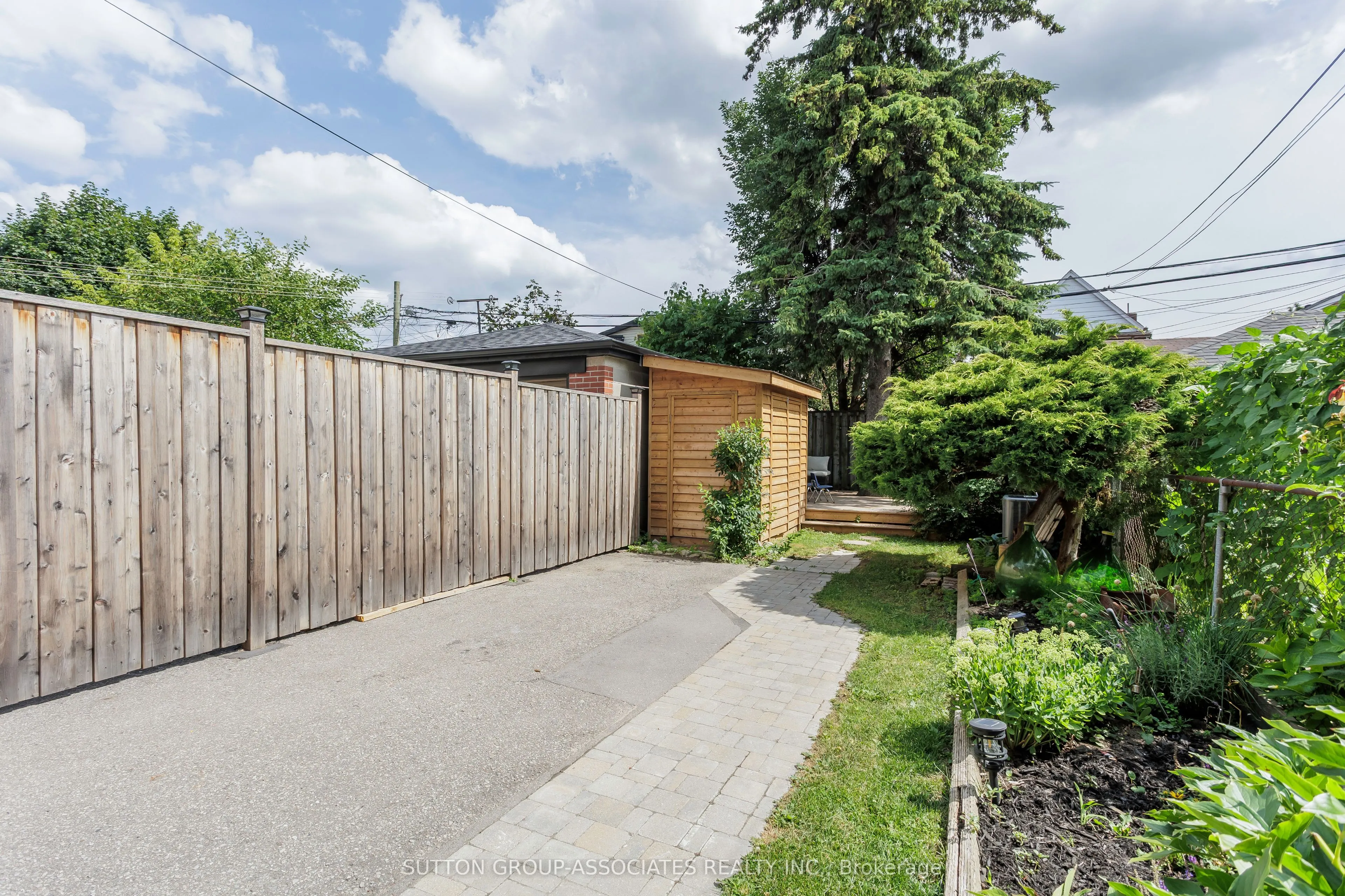 87 Peterborough Avenue