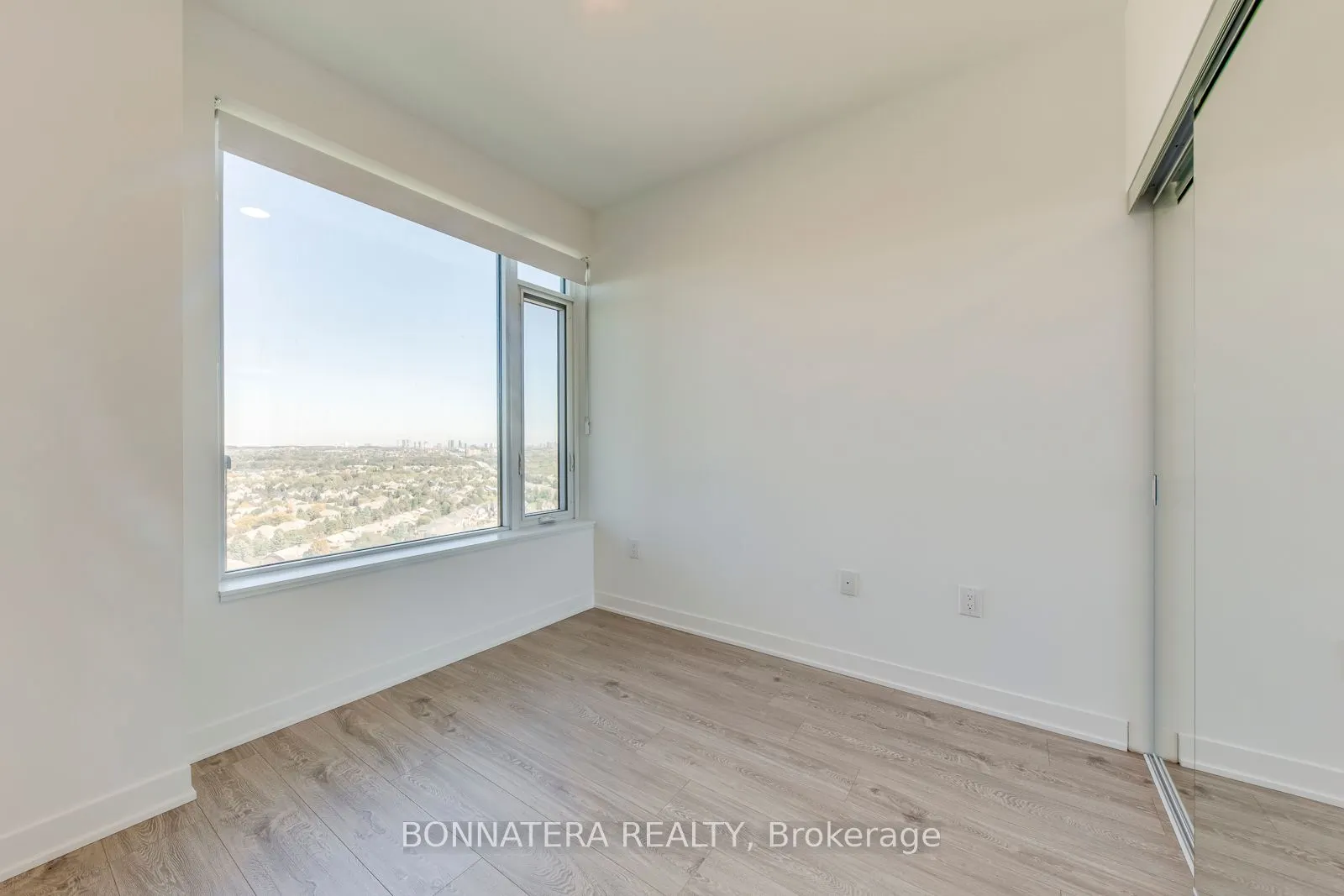 2395 Eglinton Avenue W, #1810