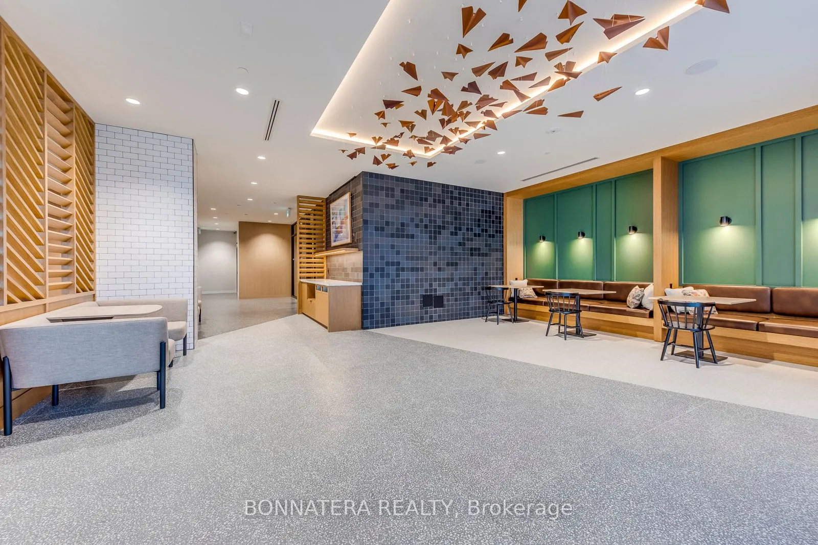 2395 Eglinton Avenue W, #1810