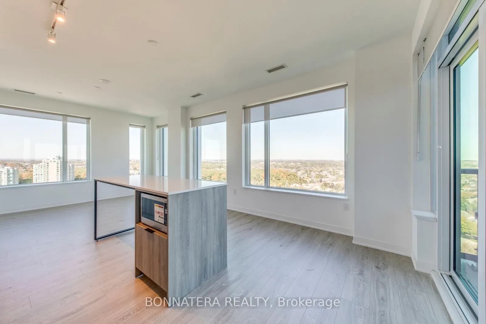 2395 Eglinton Avenue W, #1810
