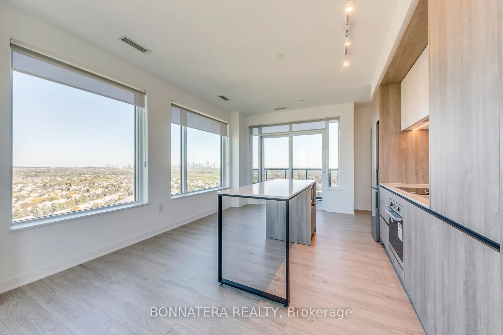 2395 Eglinton Avenue W, #1810