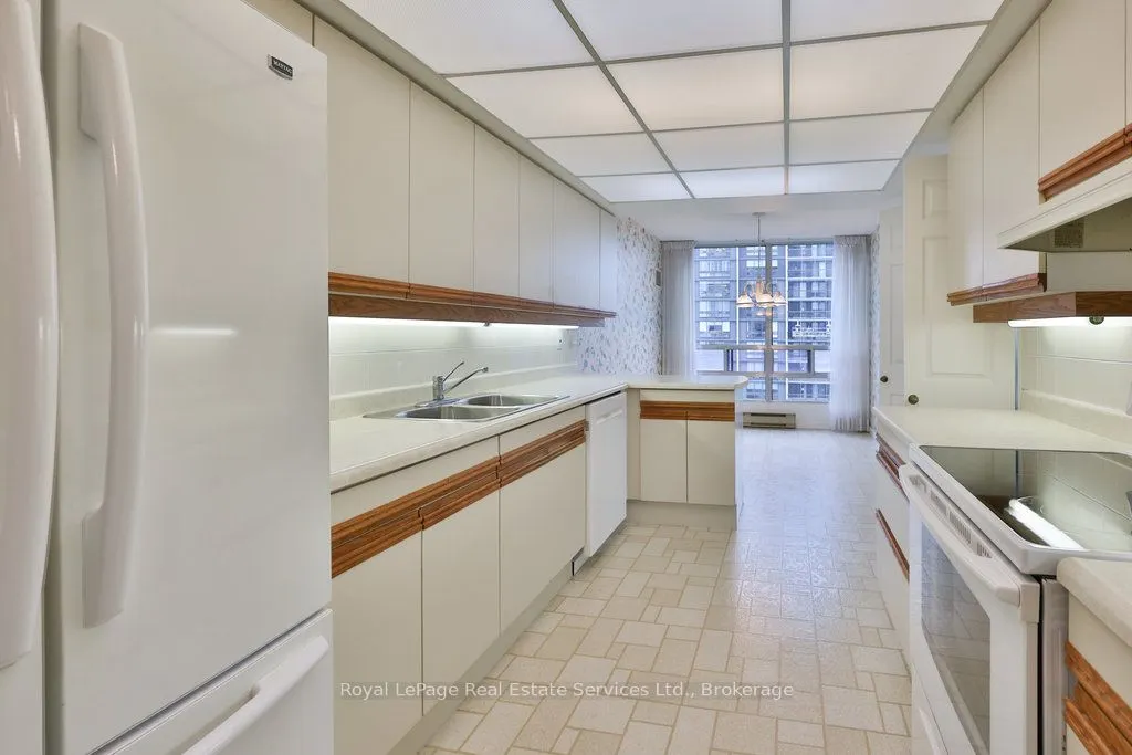 2170 Marine Drive, #701