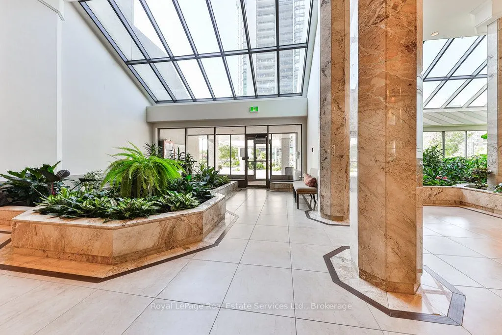 2170 Marine Drive, #701
