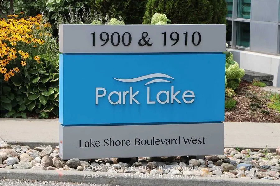 1900 Lake Shore Boulevard W, #203