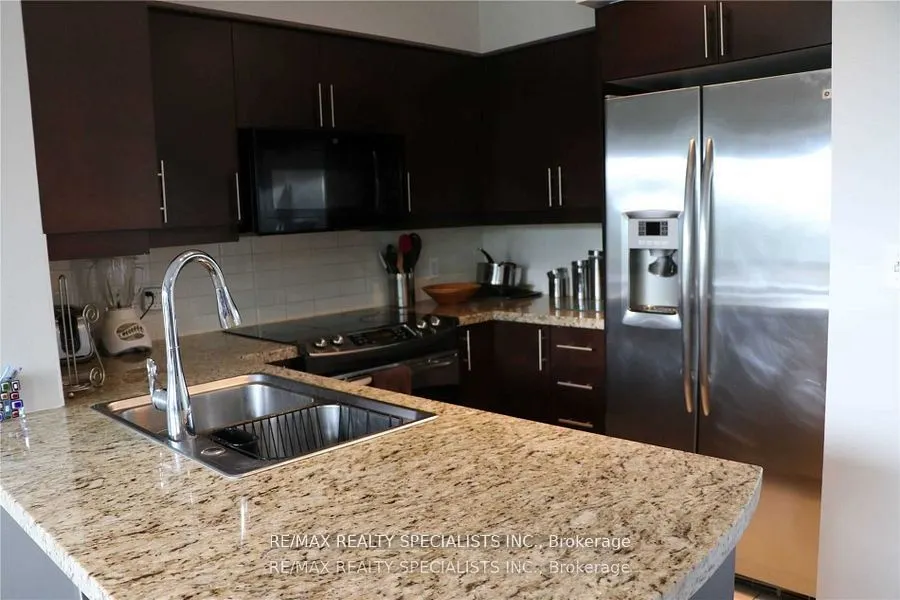 1900 Lake Shore Boulevard W, #203