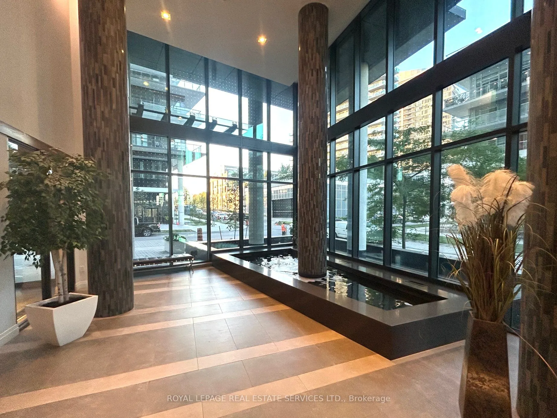 39 Annie Craig Drive, #904