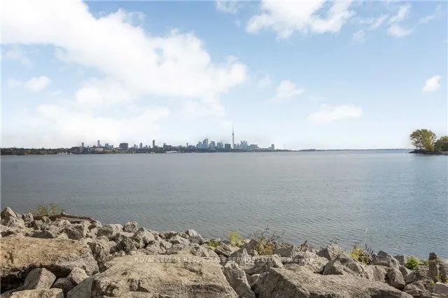 39 Annie Craig Drive, #904