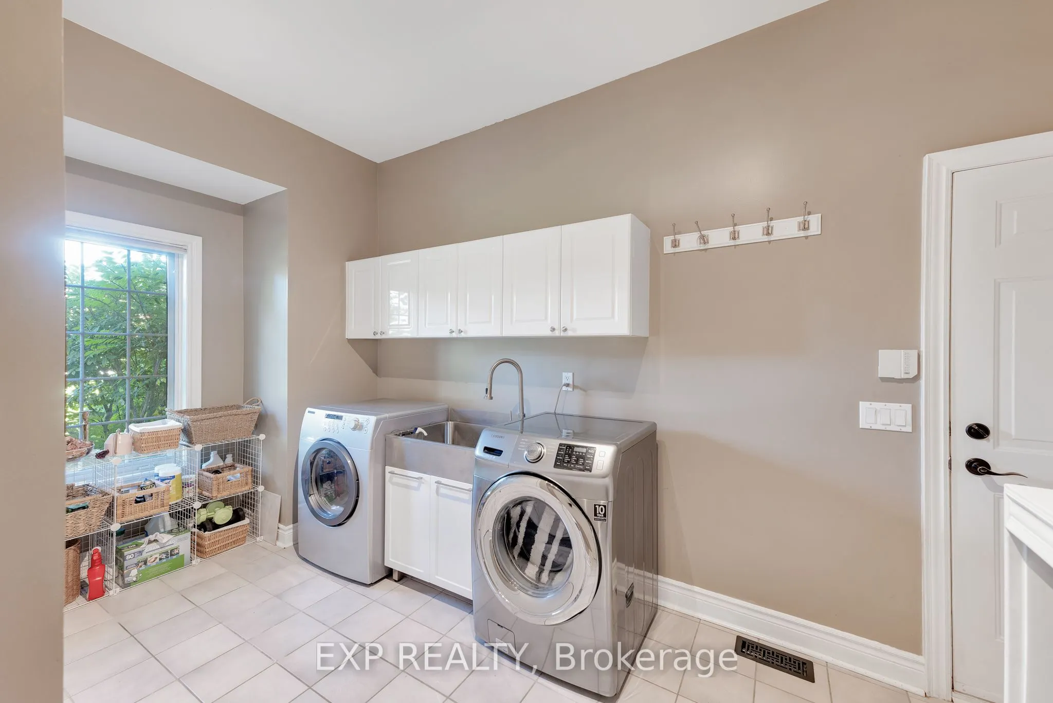 6 Golfway Court
