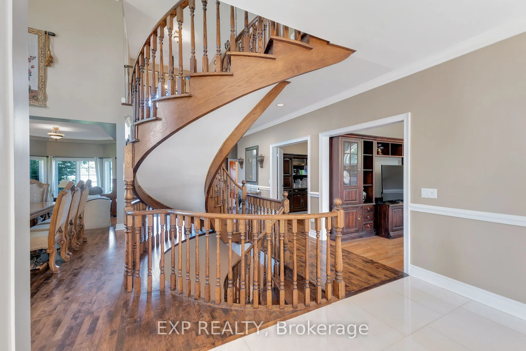 6 Golfway Court