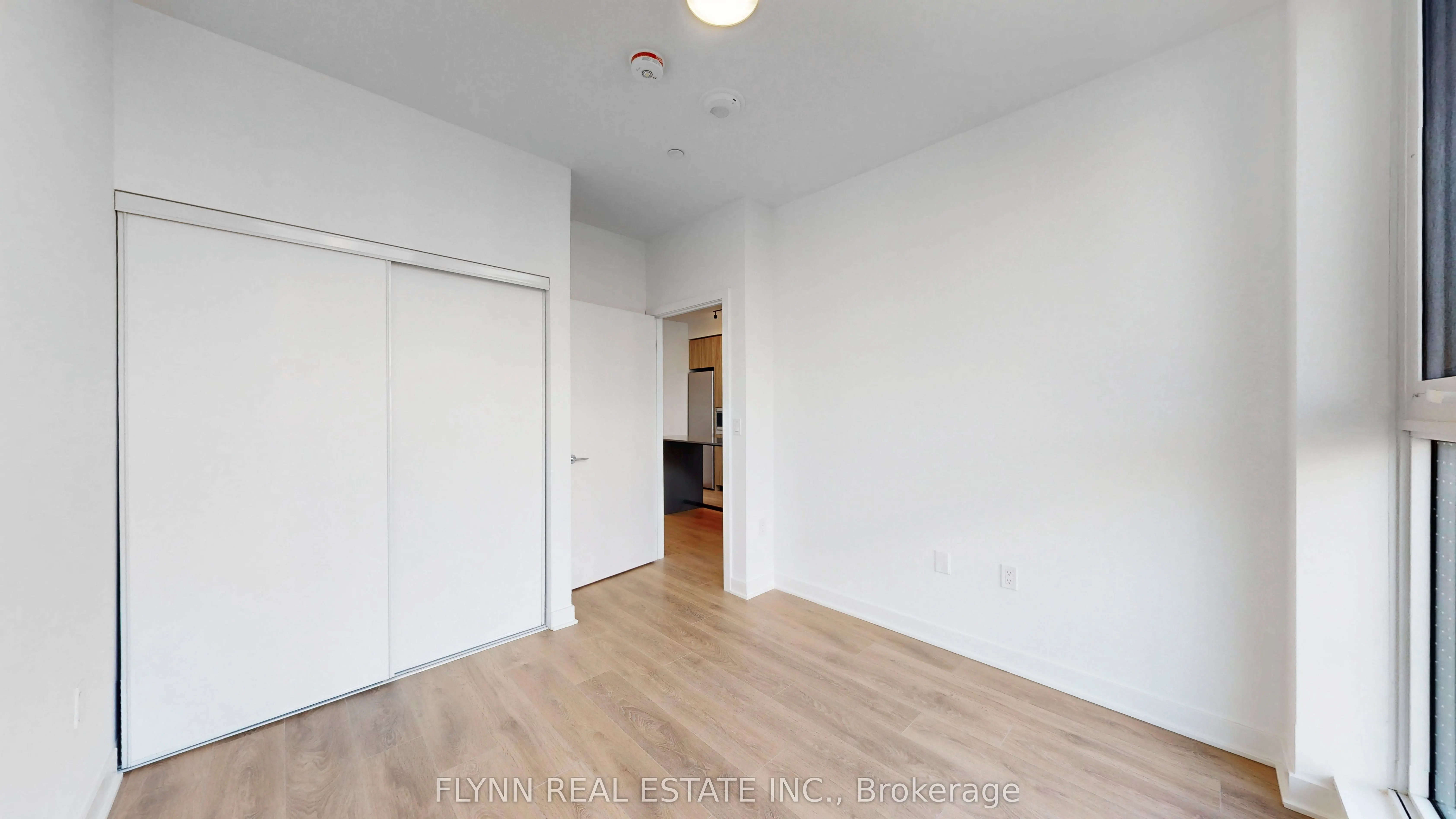 1037 The Queensway Street, #220