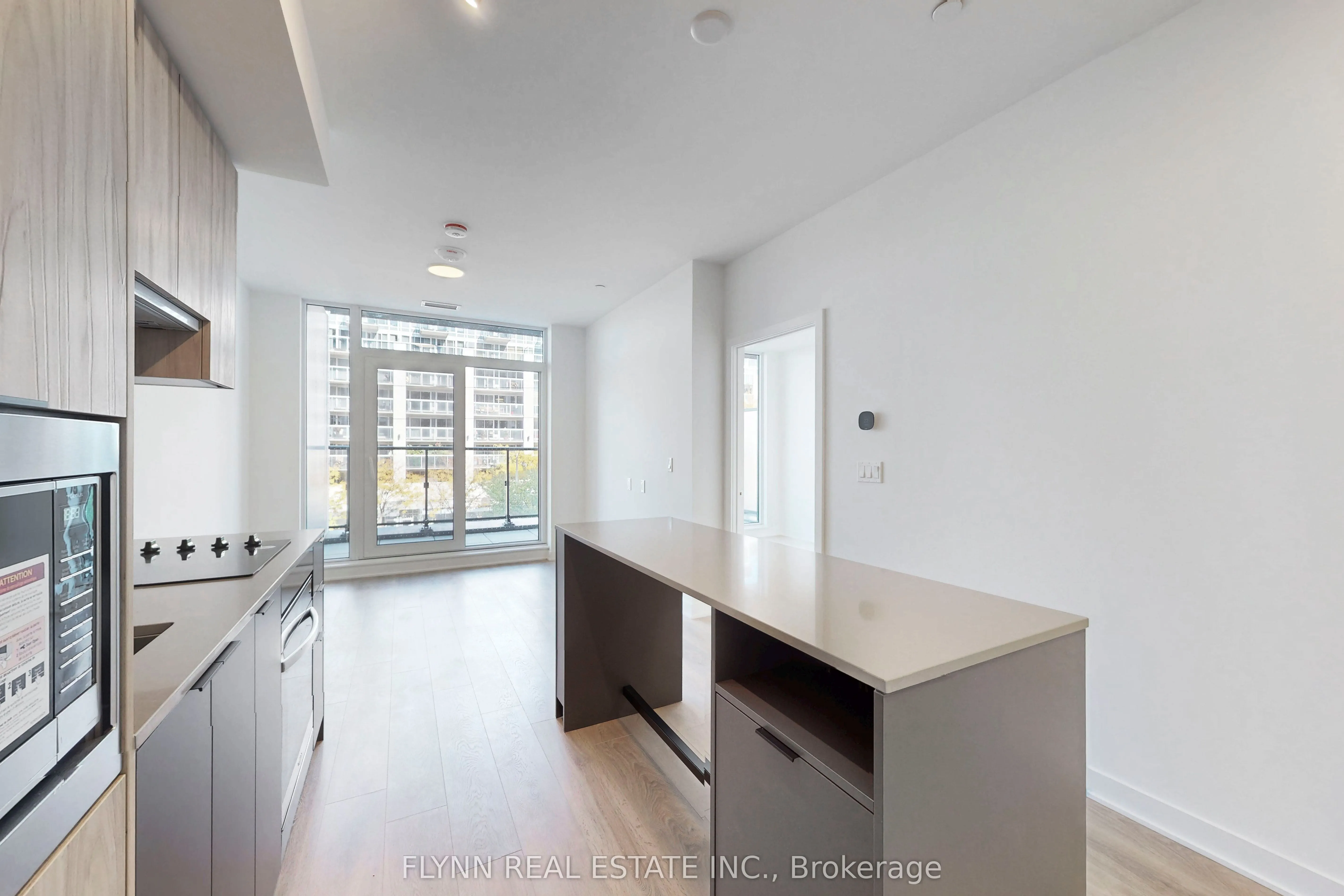 1037 The Queensway Street, #220