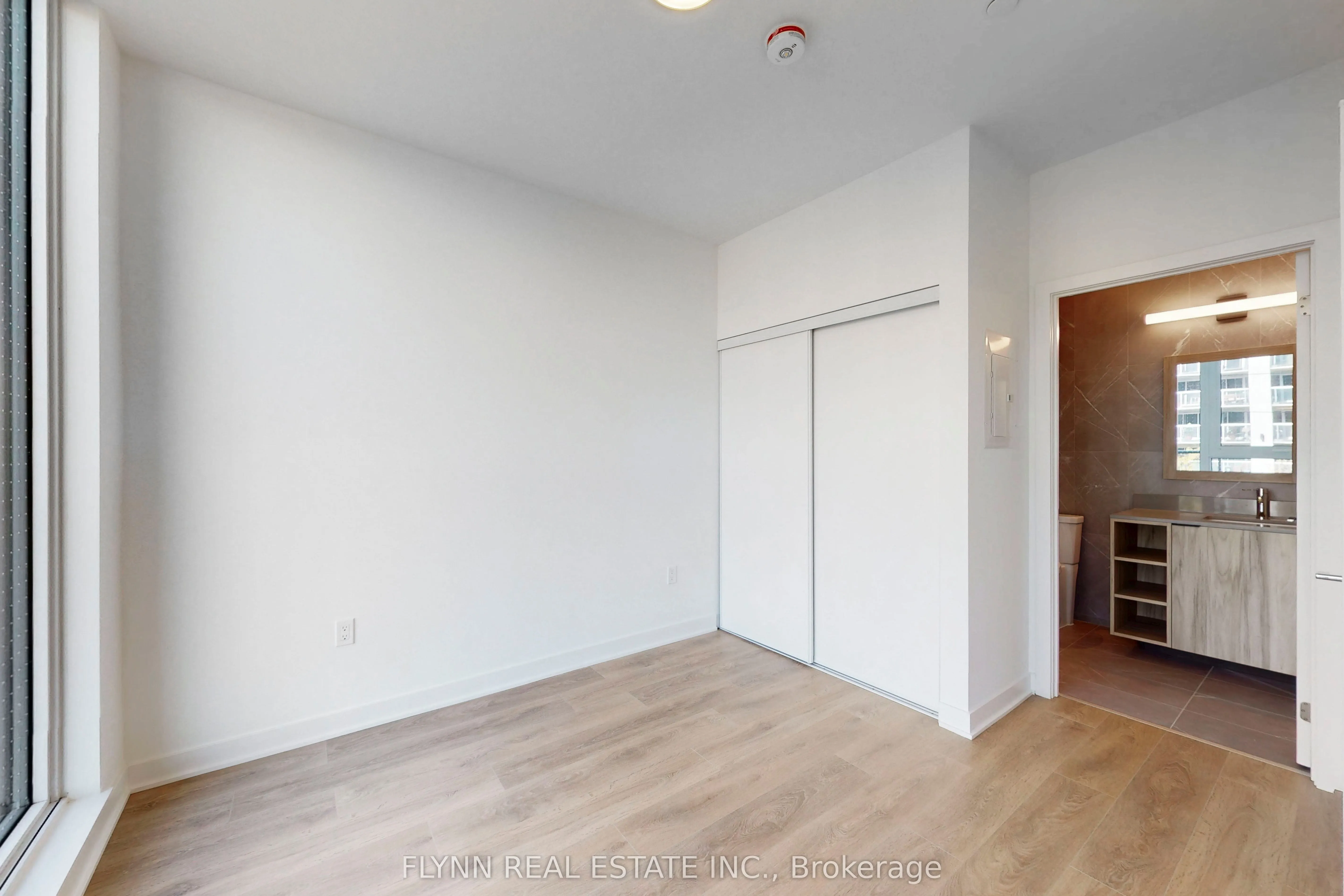 1037 The Queensway Street, #220
